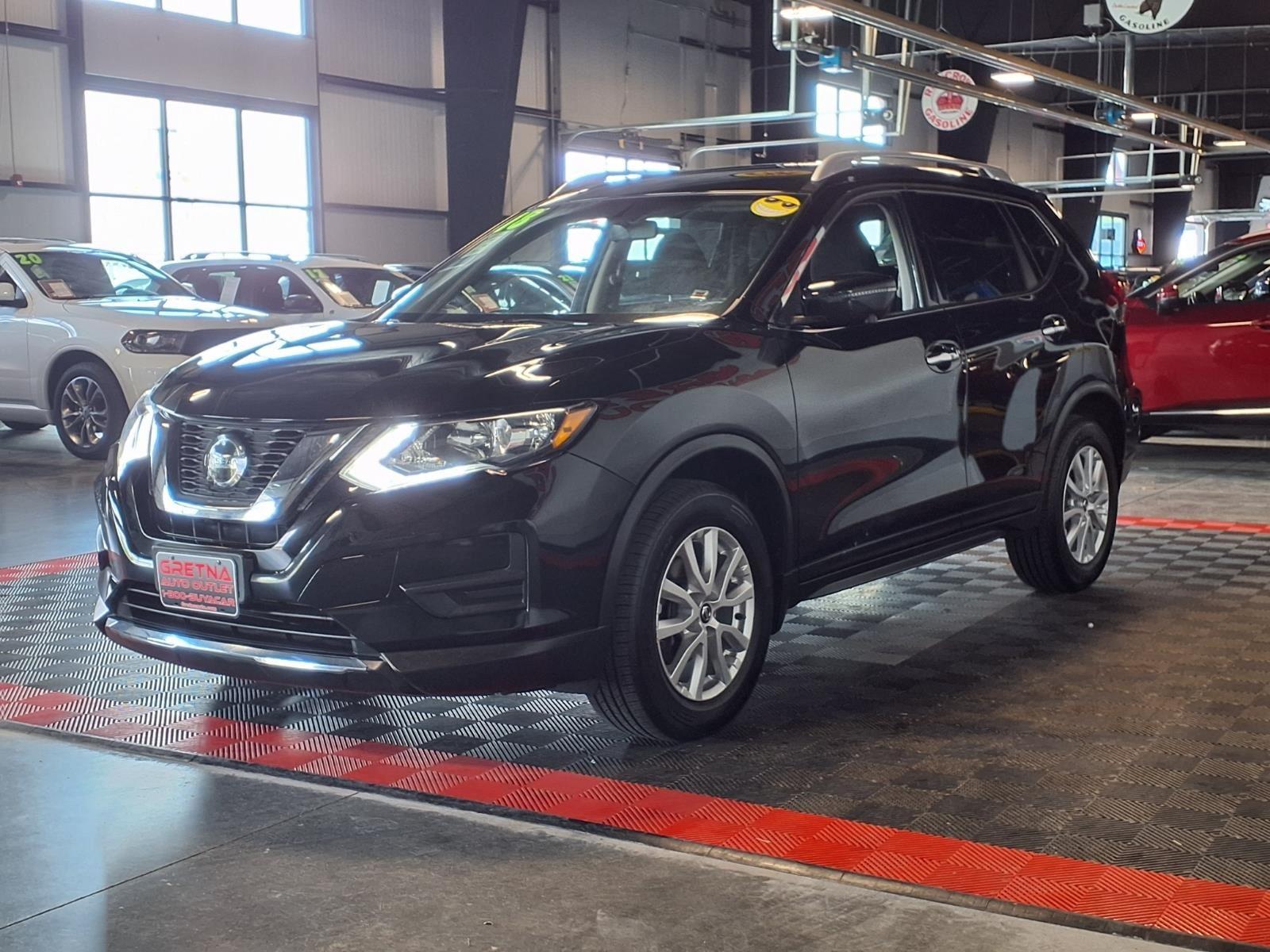 2018 Nissan Rogue SV - Magnetic Black exterior view 3