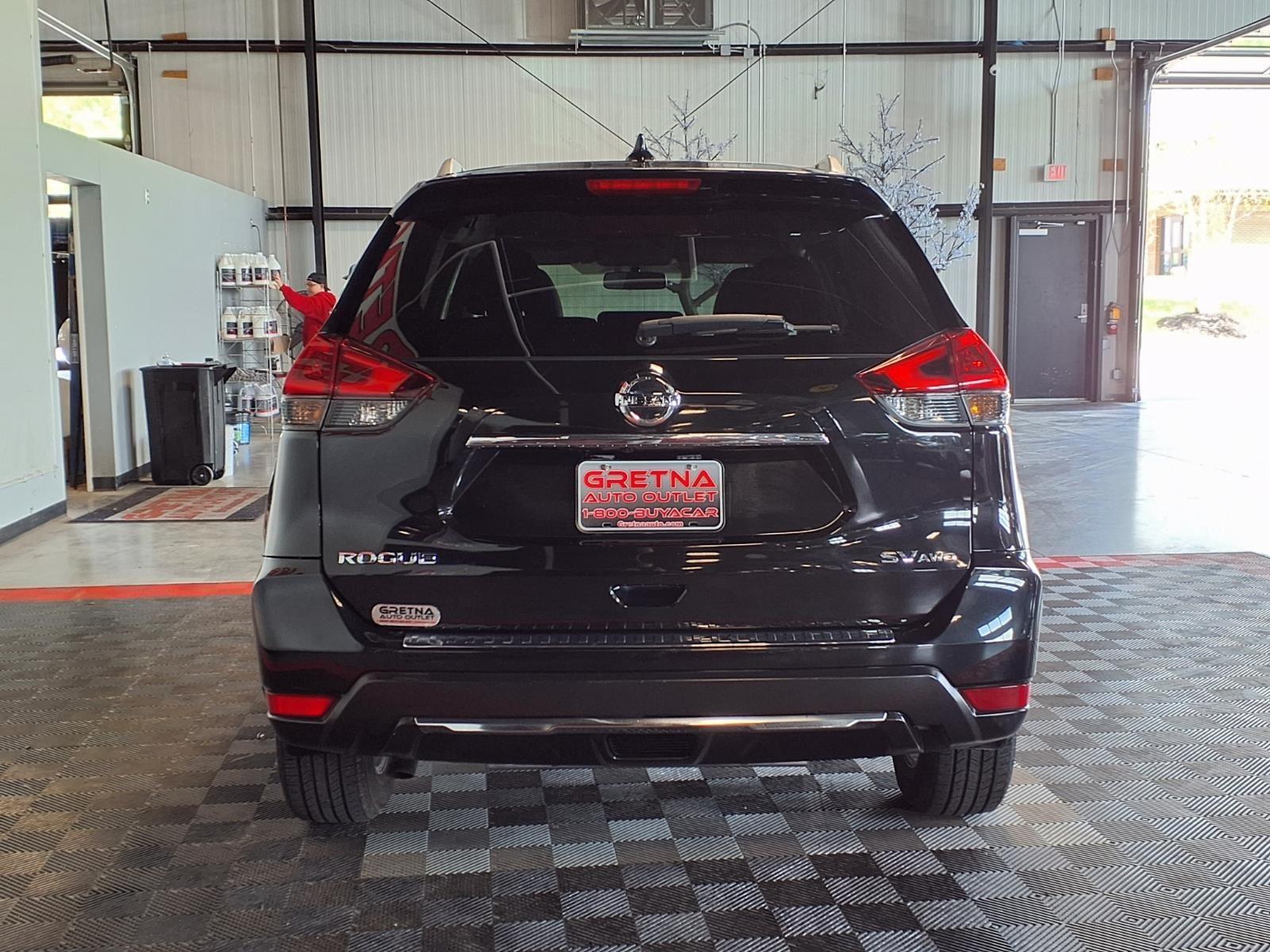 2018 Nissan Rogue SV - Magnetic Black exterior view 5