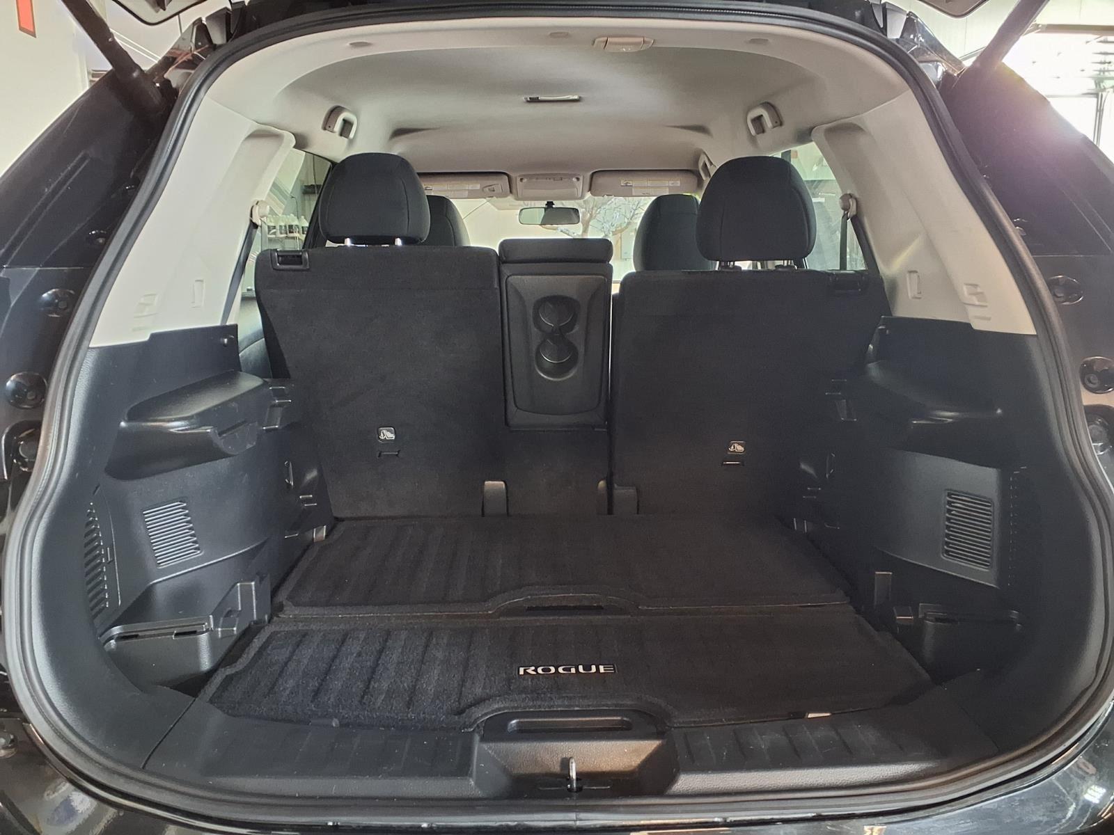2018 Nissan Rogue SV - Magnetic Black exterior view 6