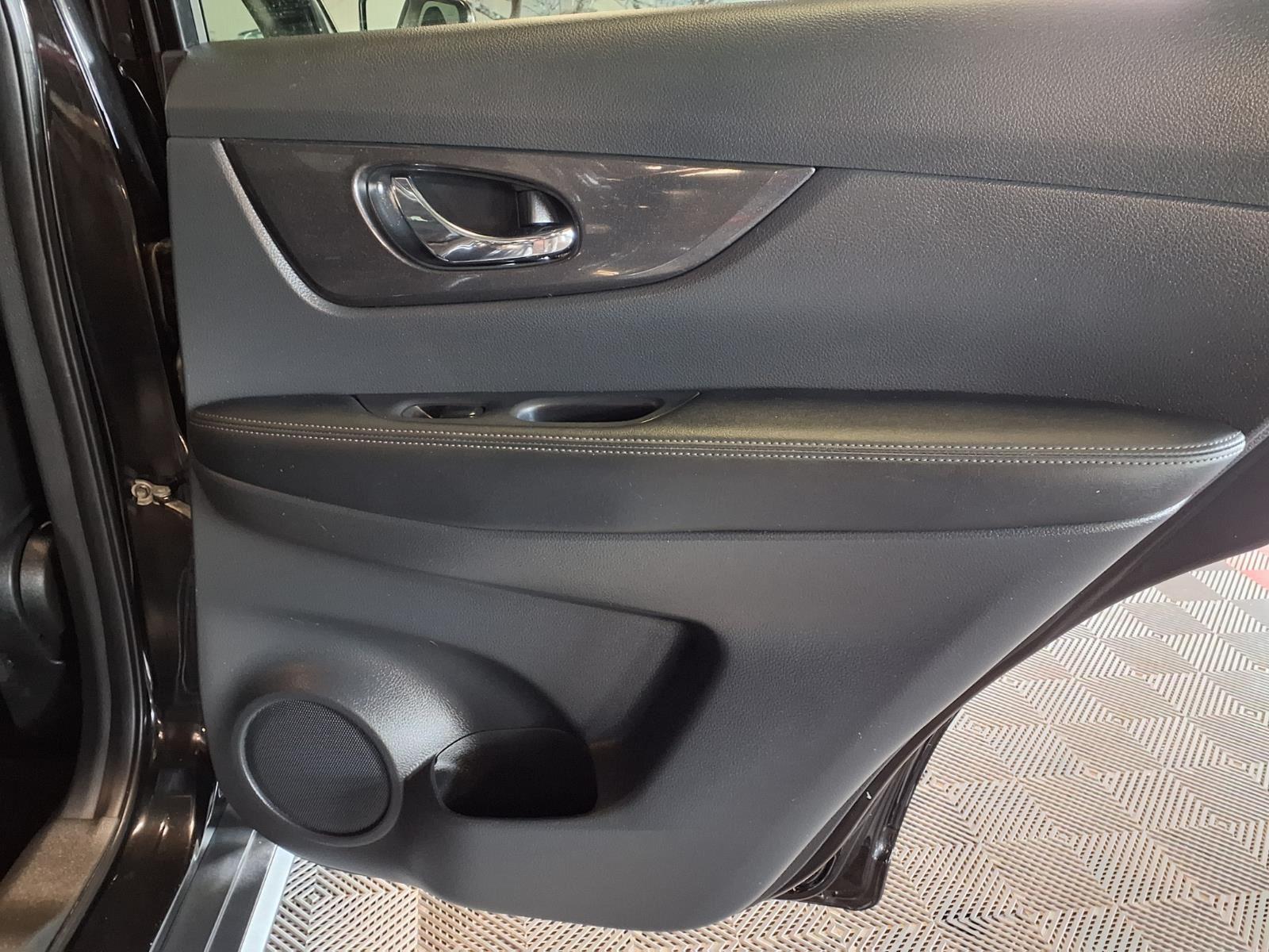 2018 Nissan Rogue SV - Magnetic Black exterior view 11