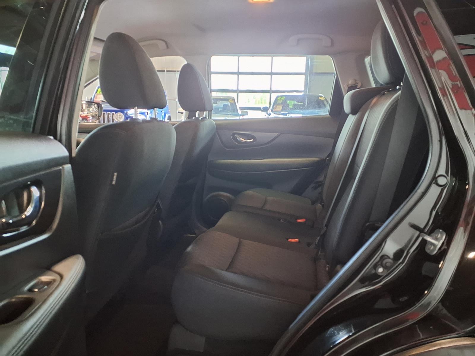 2018 Nissan Rogue SV - Magnetic Black exterior view 14