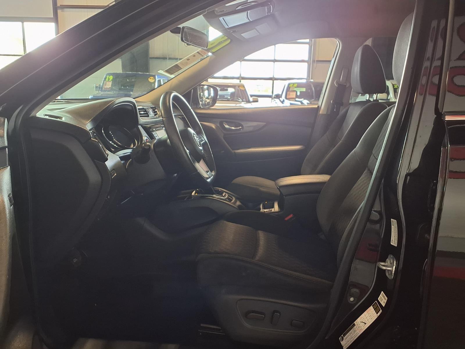 2018 Nissan Rogue SV - Magnetic Black exterior view 18