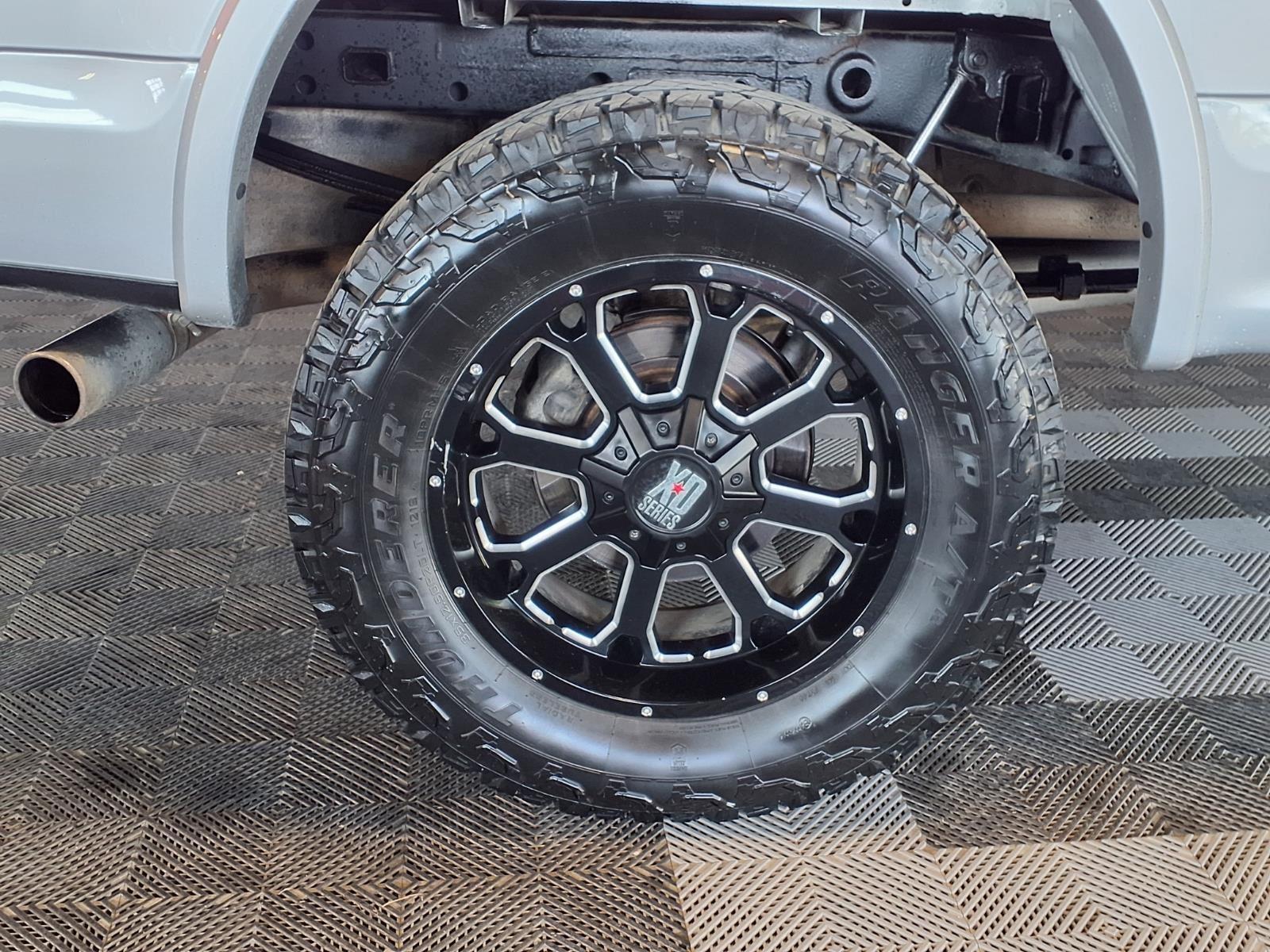 2018 Ford F-150 Platinum - Ingot Silver Metallic exterior view 7