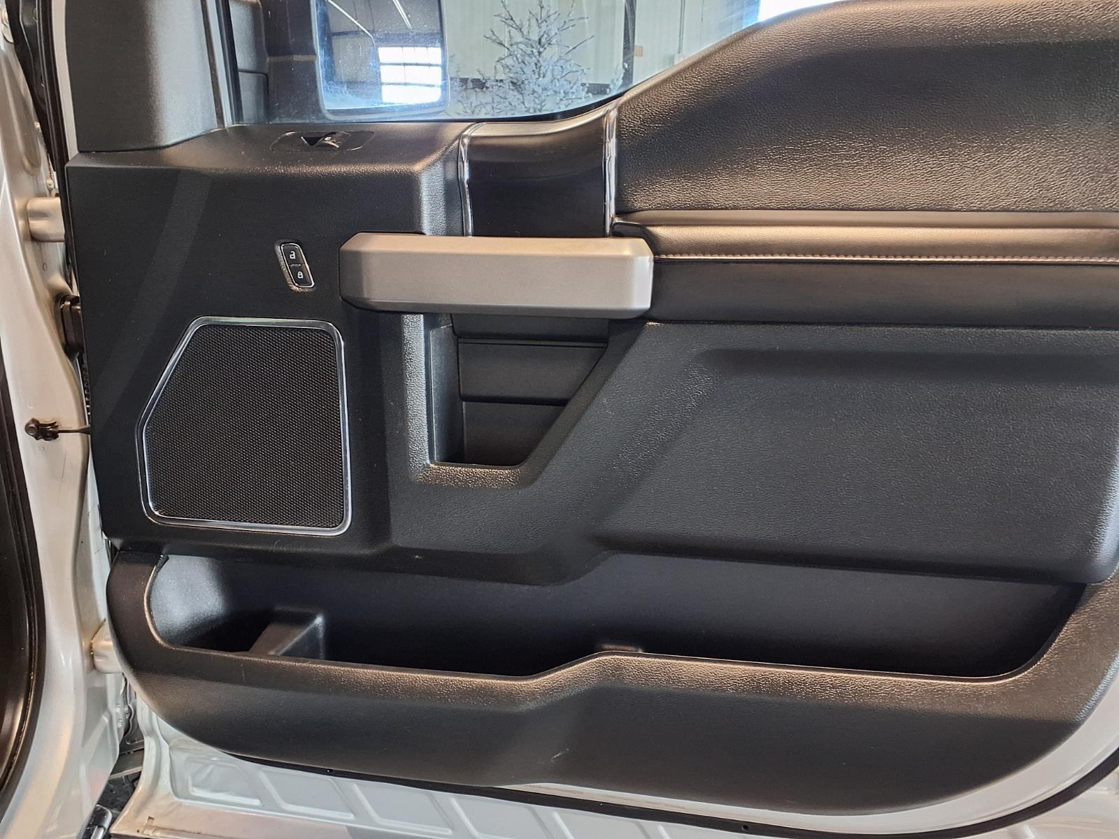 2018 Ford F-150 Platinum - Ingot Silver Metallic exterior view 11