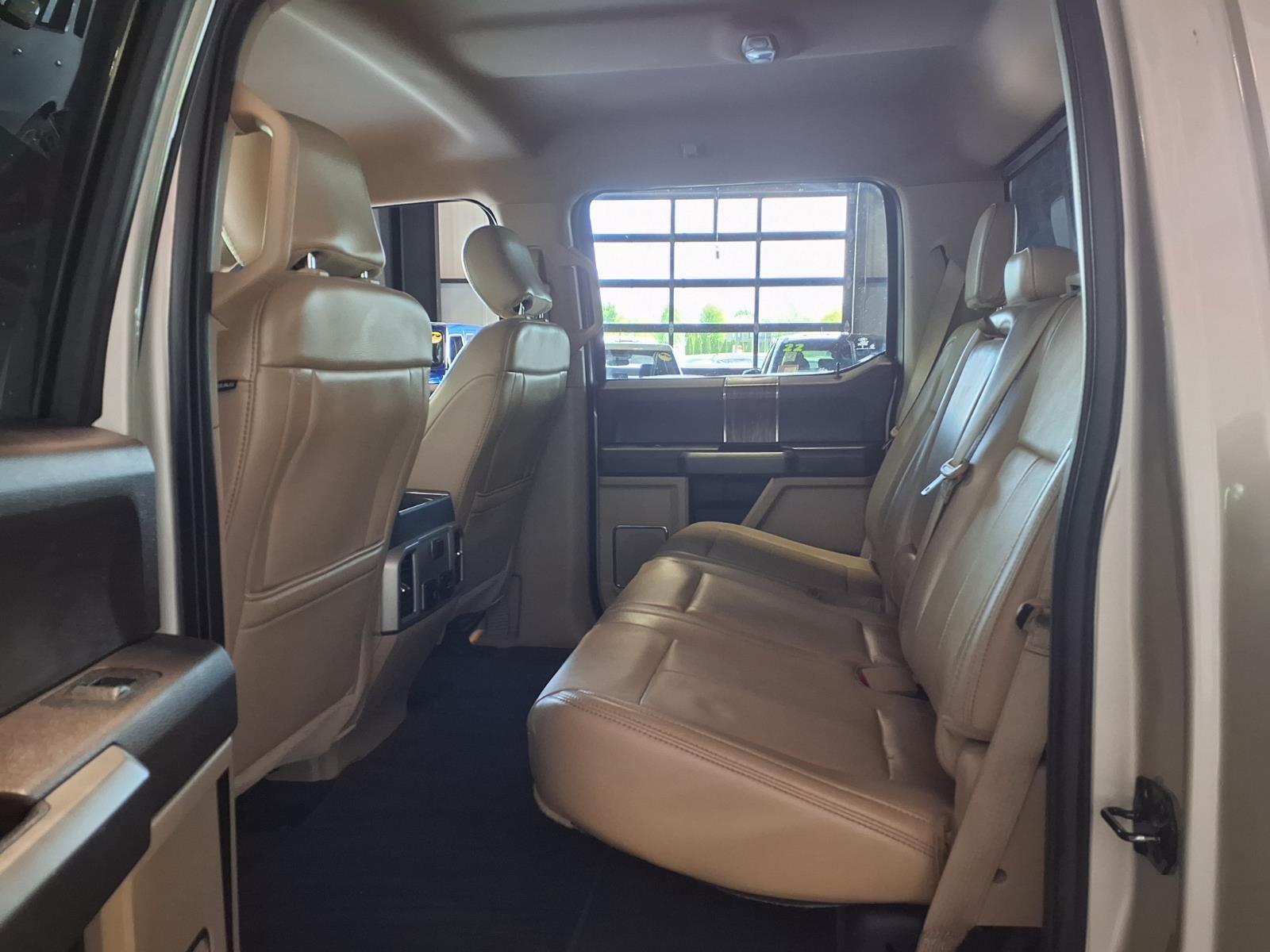 2018 Ford F-150 LARIAT - White Gold exterior view 13