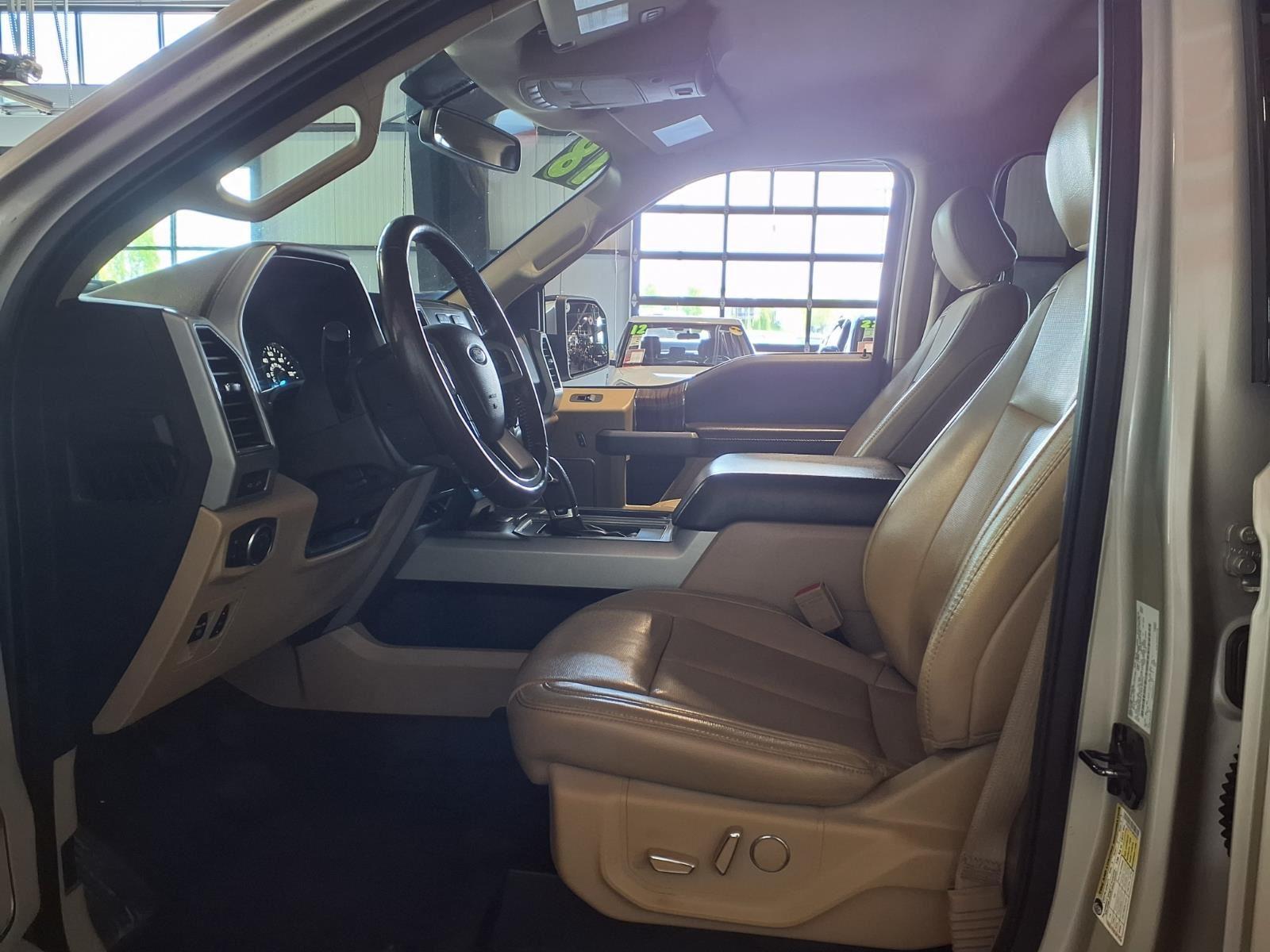 2018 Ford F-150 LARIAT - White Gold exterior view 17