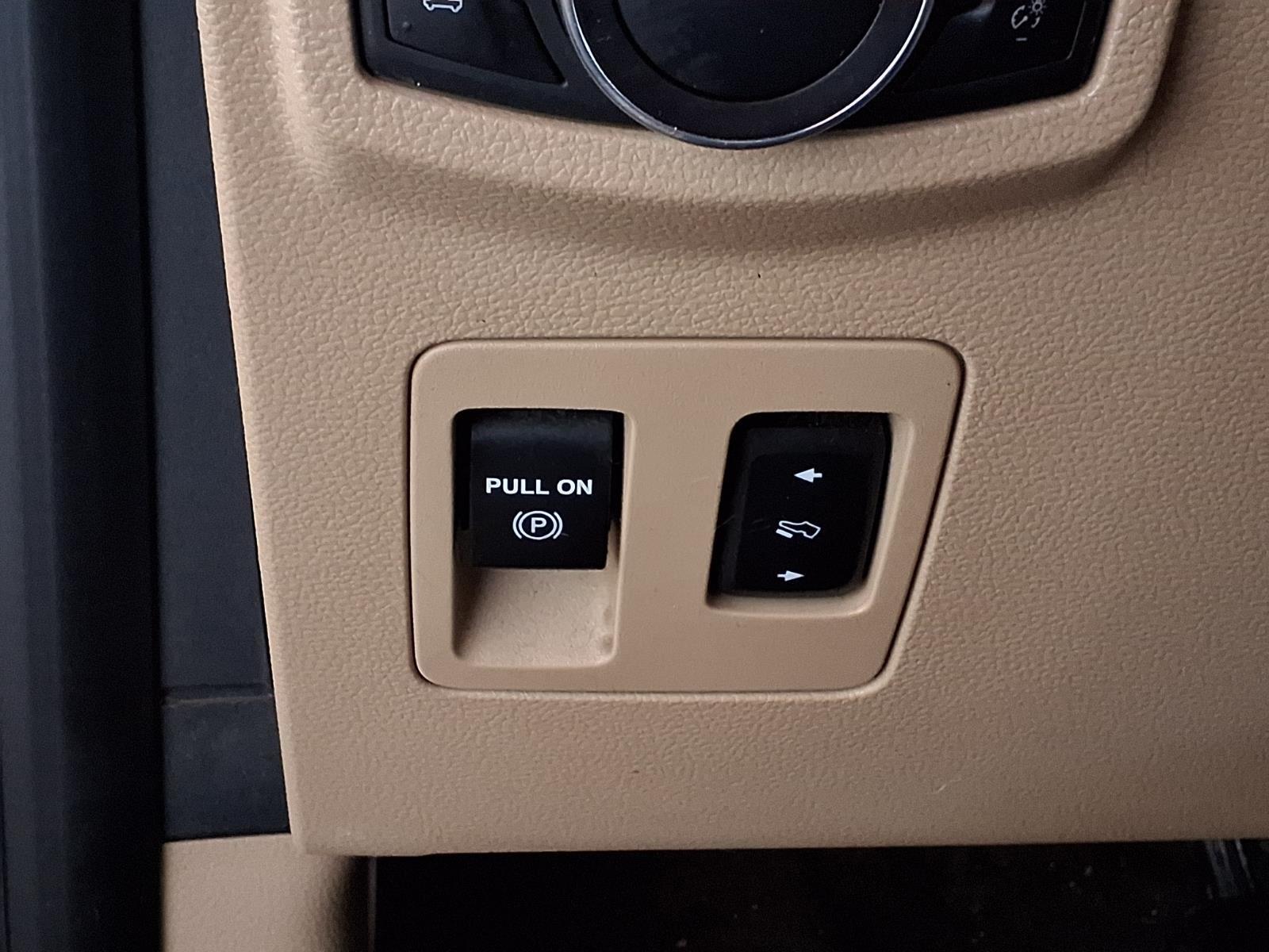 2018 Ford F-150 LARIAT - White Gold exterior view 19