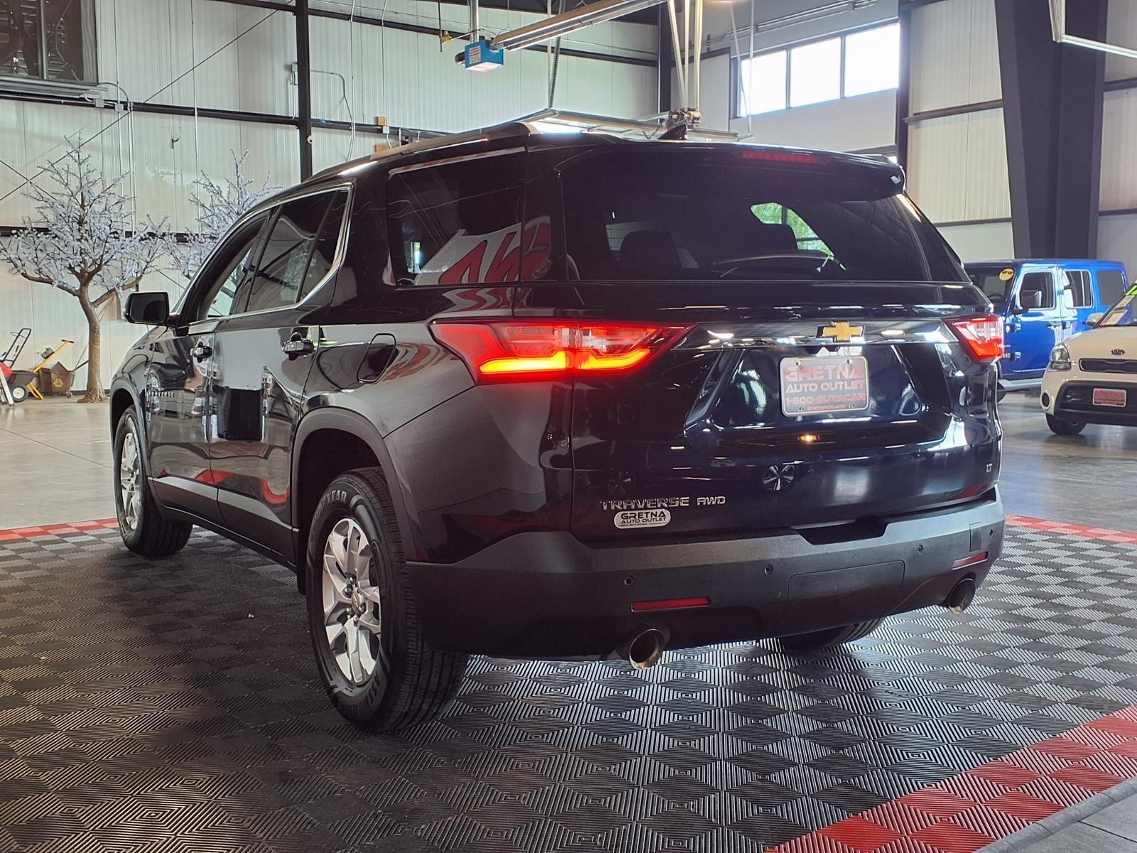 2020 Chevrolet Traverse LT Cloth - Midnight Blue Metallic exterior view 4