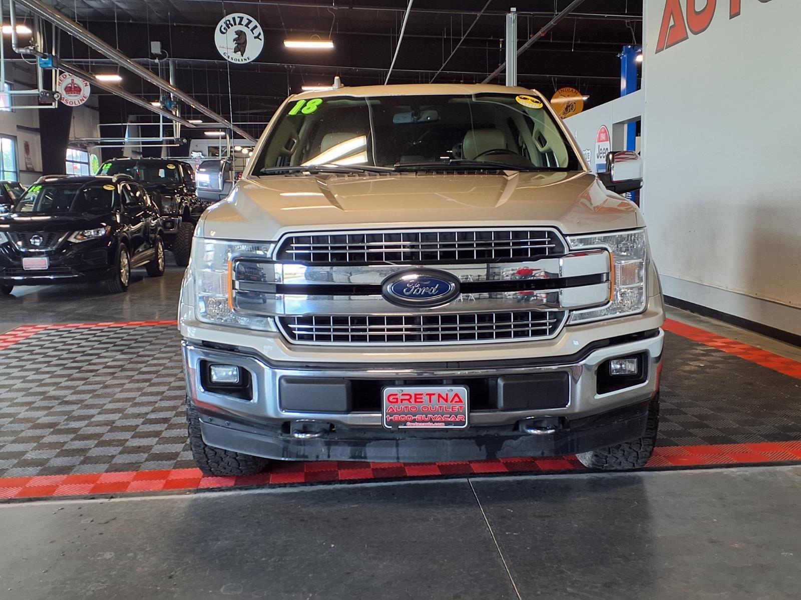 2018 Ford F-150 LARIAT - White Gold exterior view 2