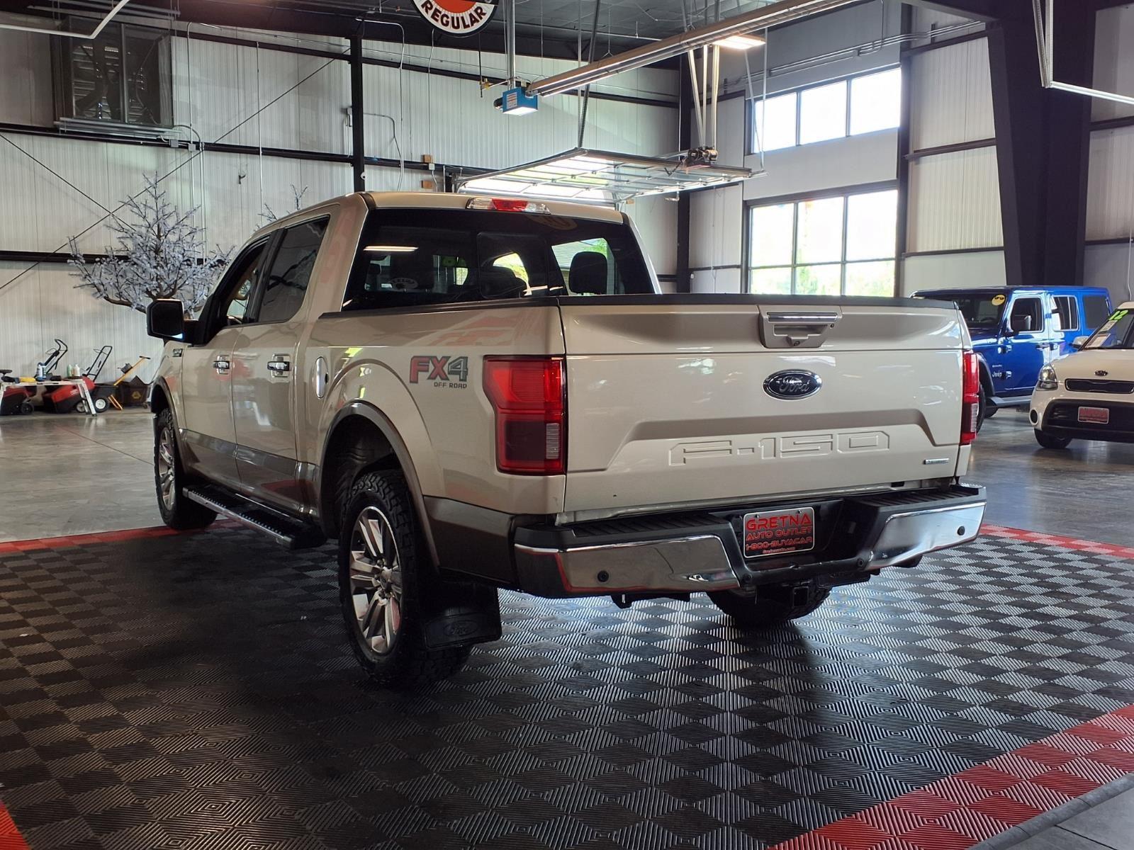2018 Ford F-150 LARIAT - White Gold exterior view 4