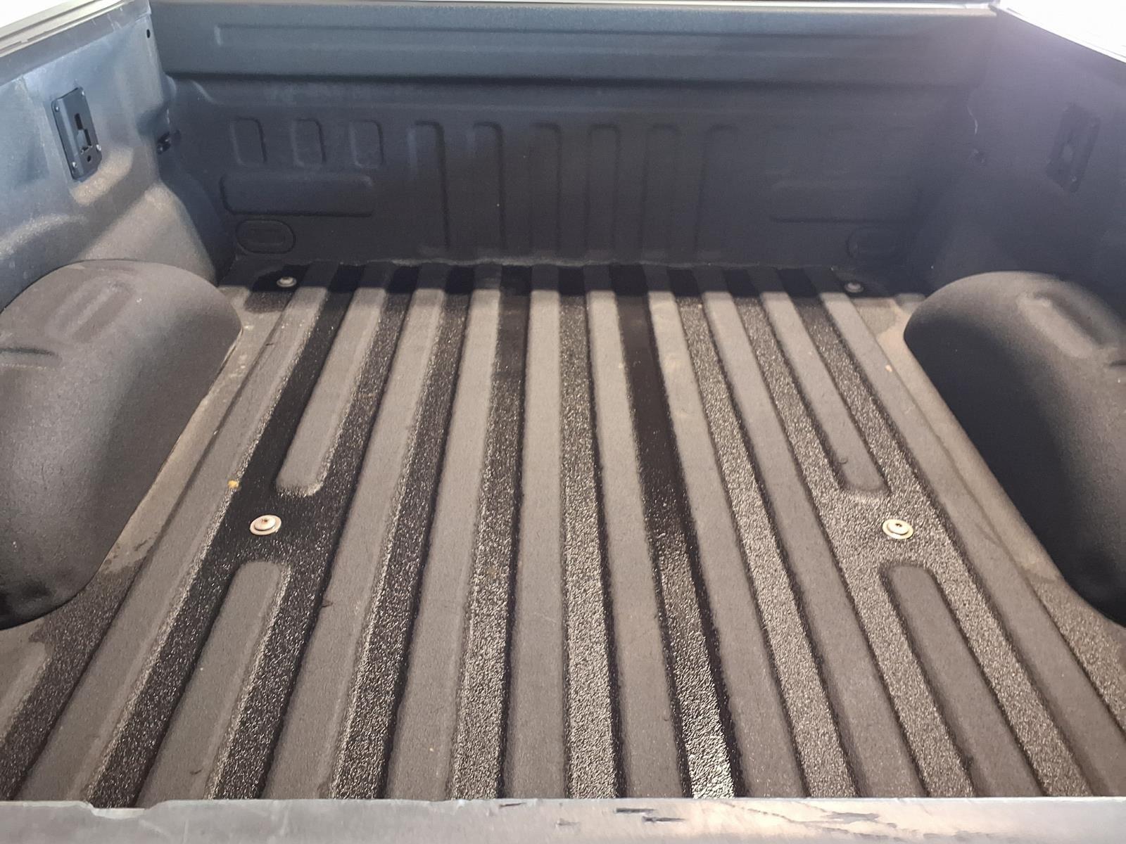 2018 Ford F-150 LARIAT - White Gold exterior view 6
