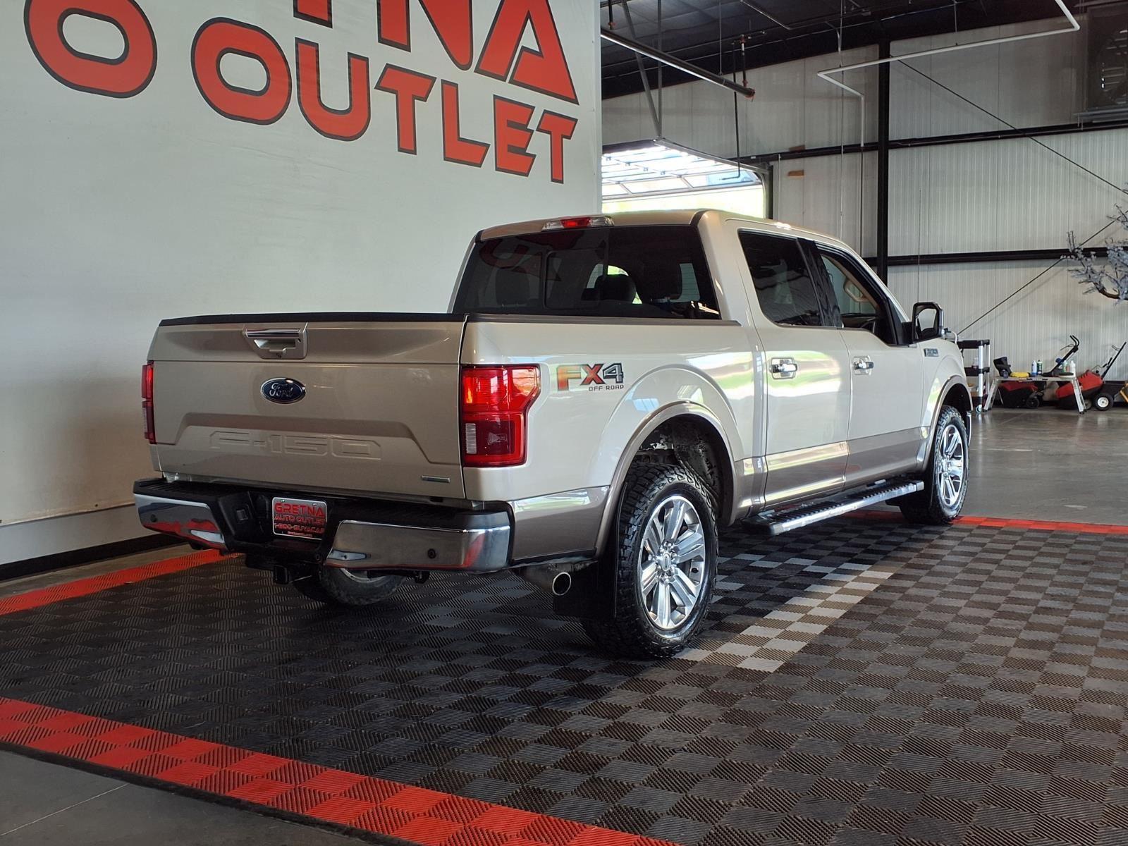 2018 Ford F-150 LARIAT - White Gold exterior view 7
