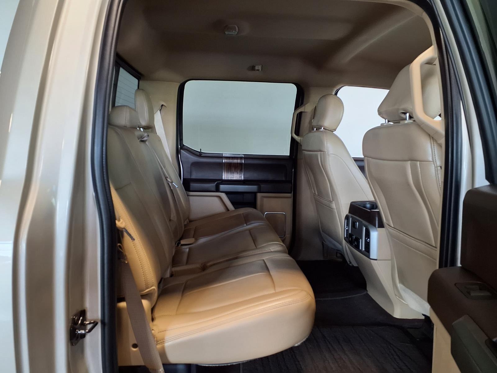 2018 Ford F-150 LARIAT - White Gold exterior view 9