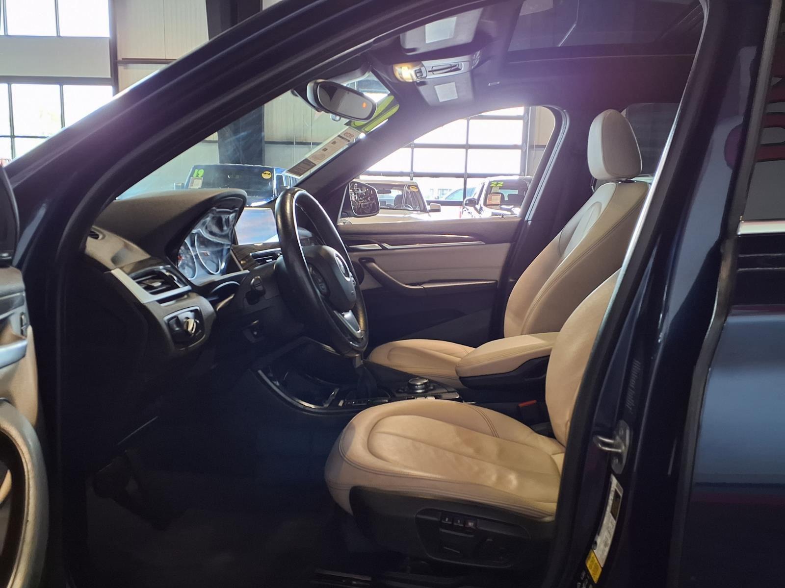 2016 BMW X1 xDrive28i - Mediterranean Blue Metallic exterior view 18