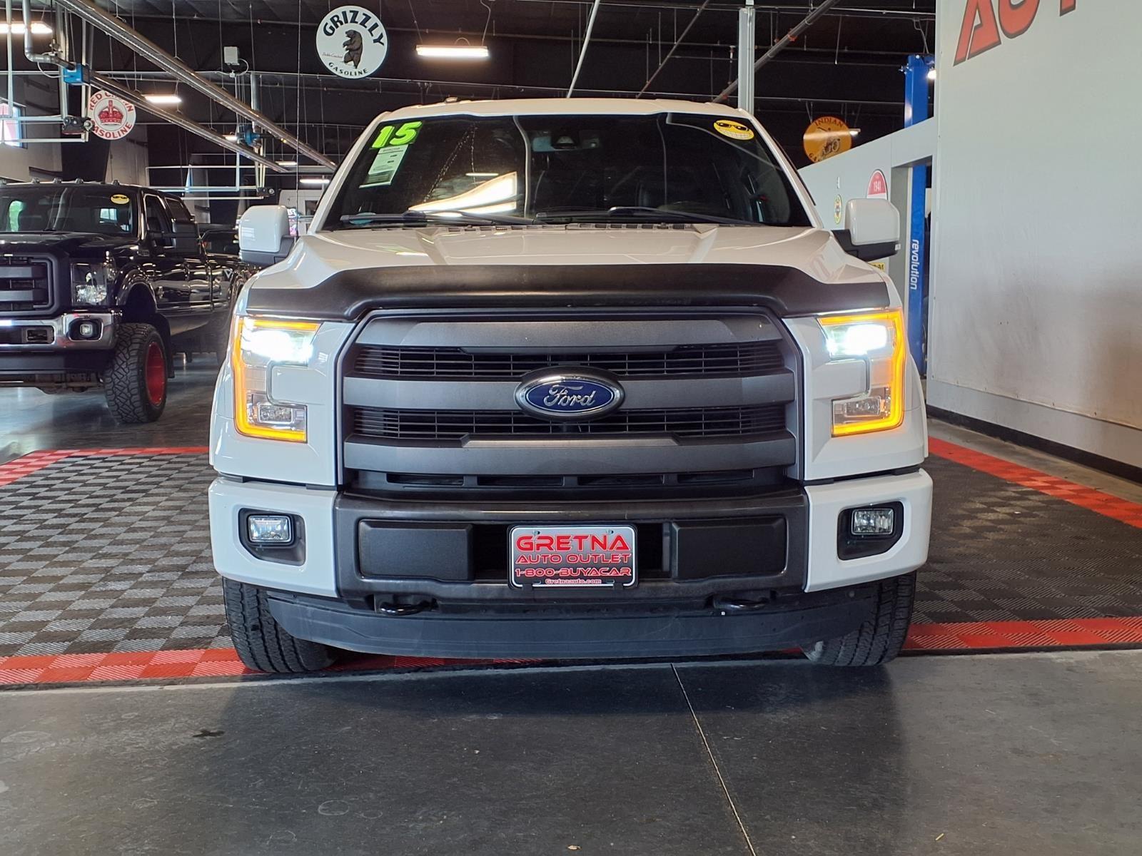 2015 Ford F-150 Lariat - Oxford White exterior view 2