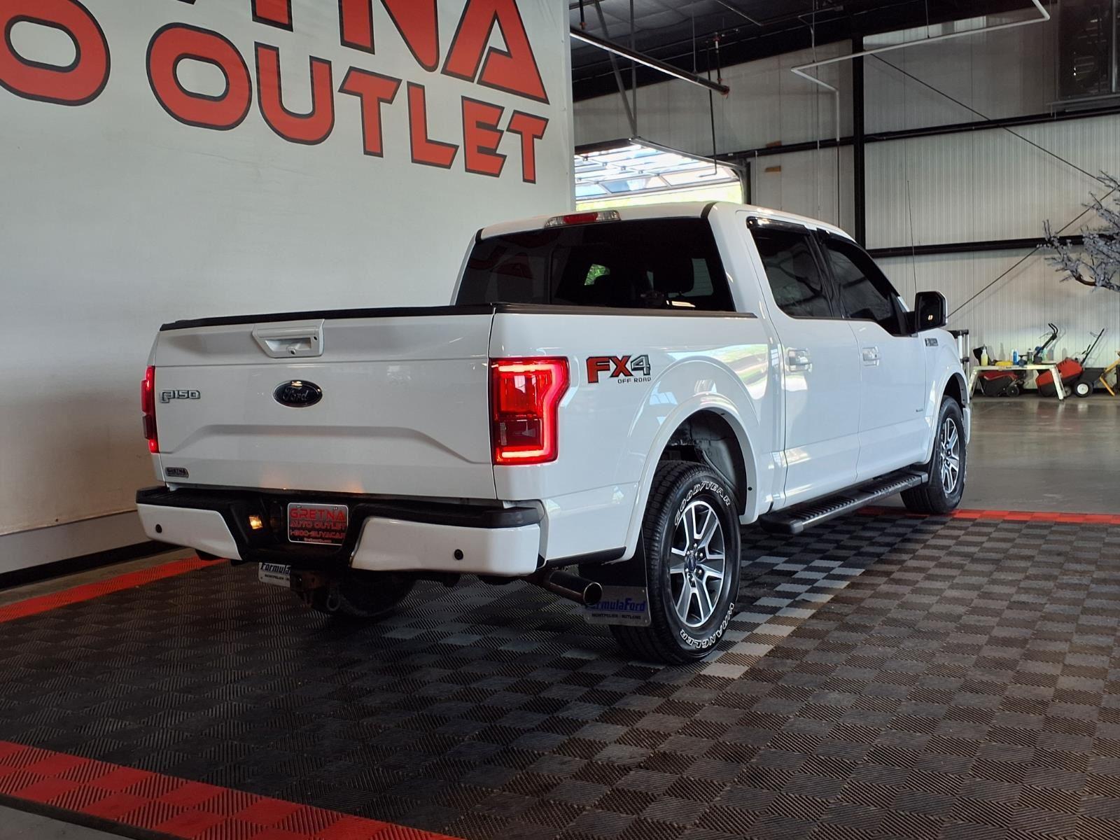 2015 Ford F-150 Lariat - Oxford White exterior view 7