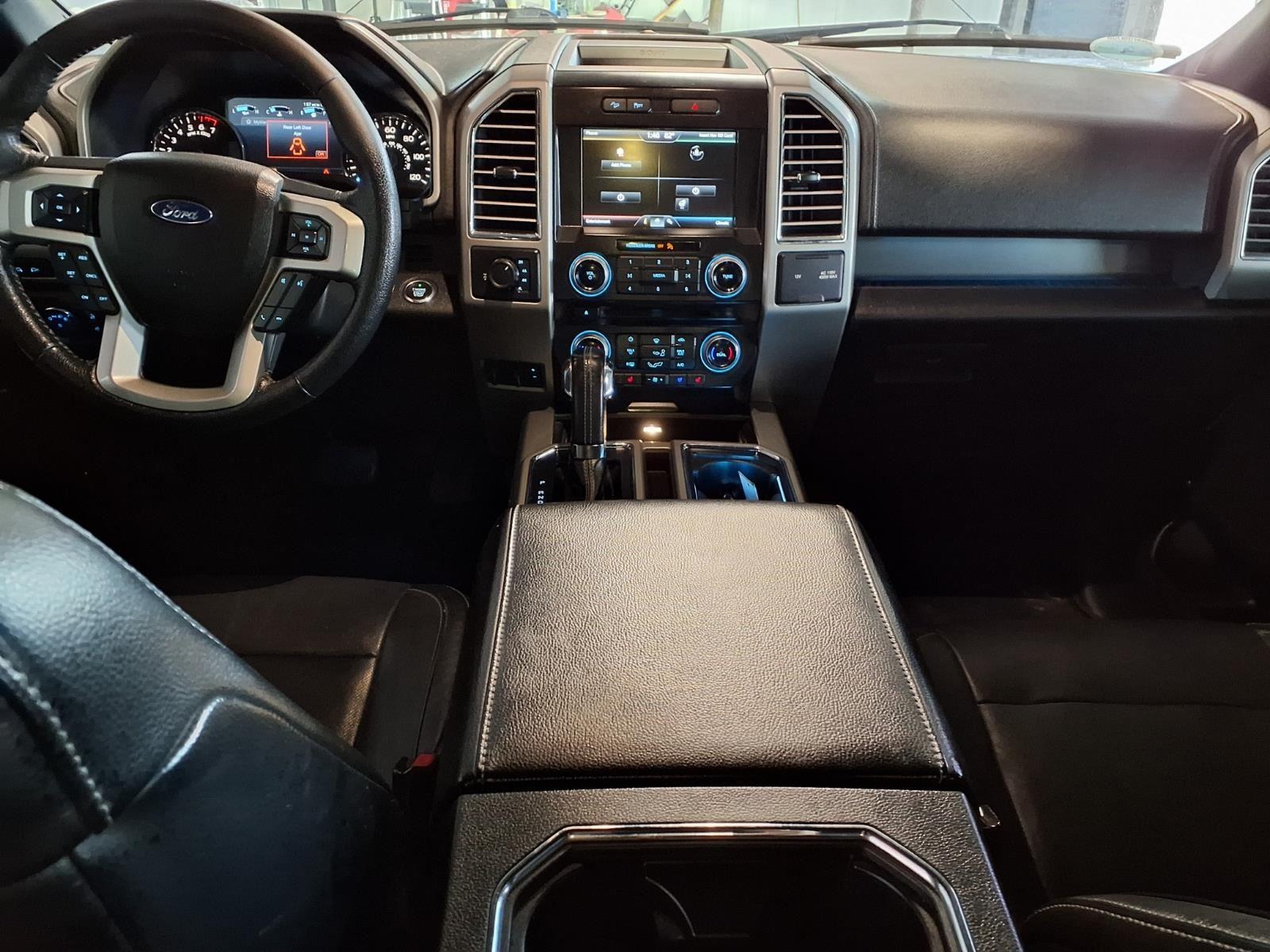 2015 Ford F-150 Lariat - Oxford White exterior view 16