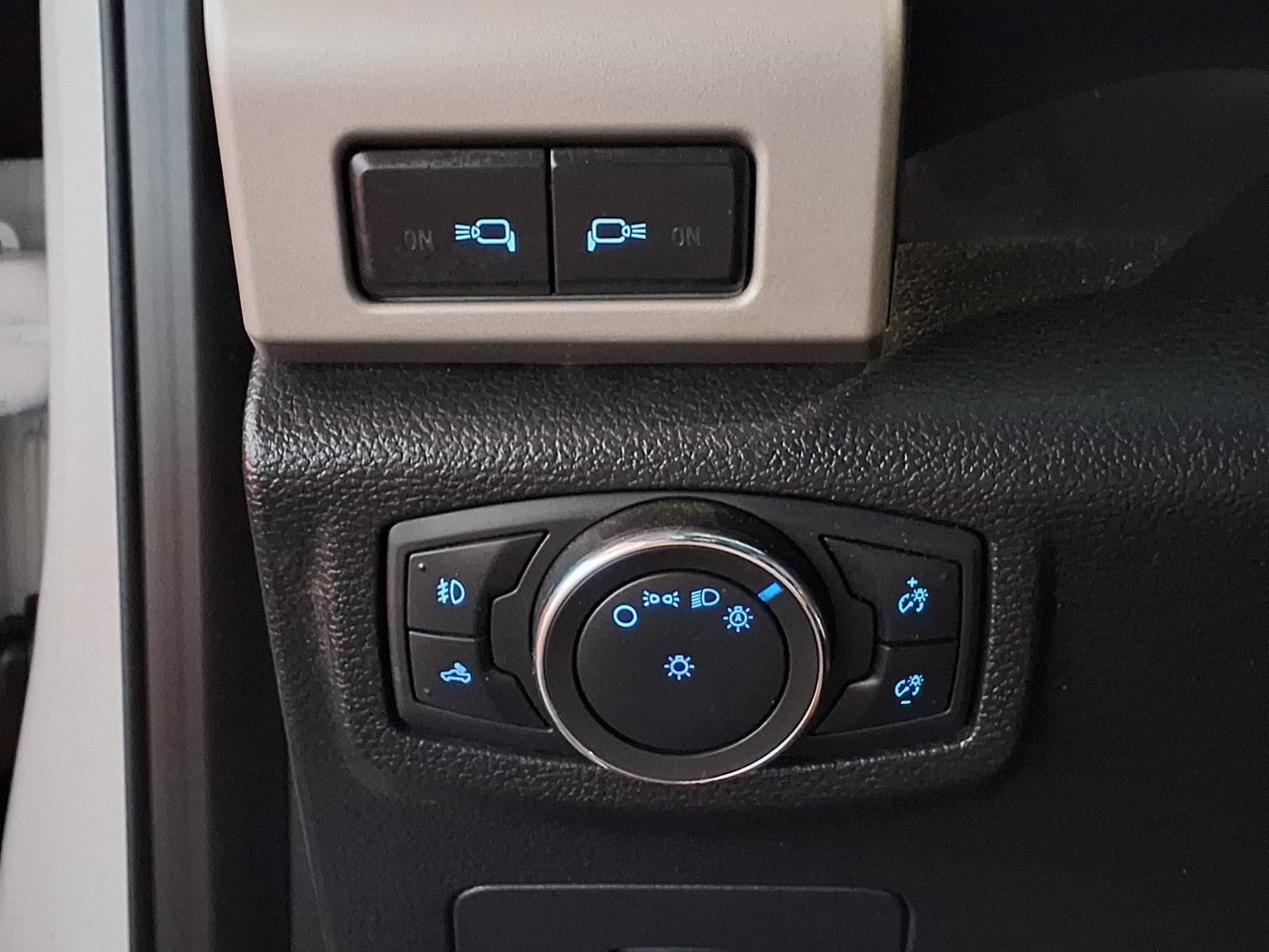 2015 Ford F-150 Lariat - Oxford White exterior view 19