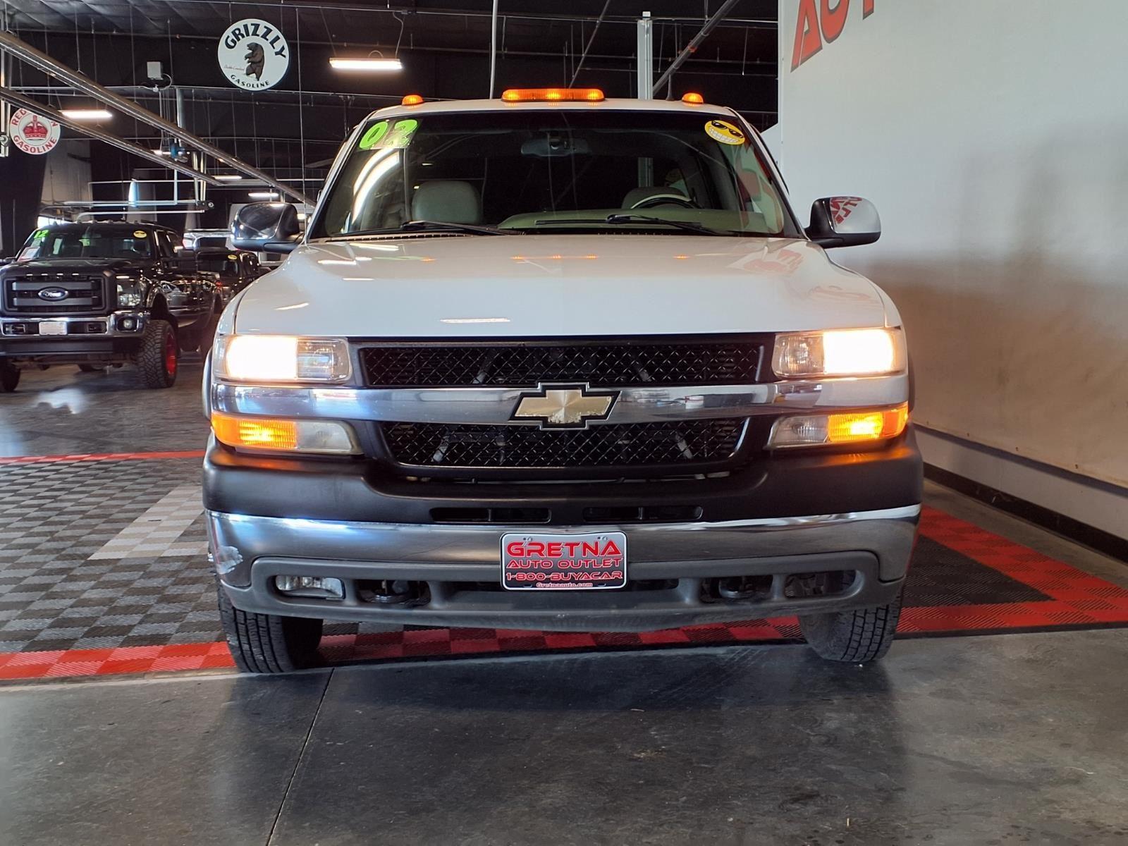 2002 Chevrolet Silverado 3500 LT - Summit White exterior view 2