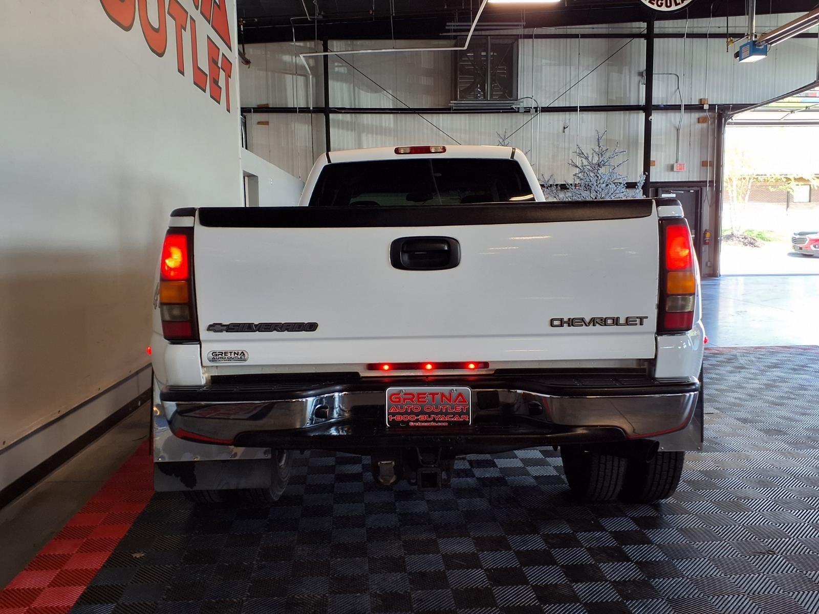 2002 Chevrolet Silverado 3500 LT - Summit White exterior view 5