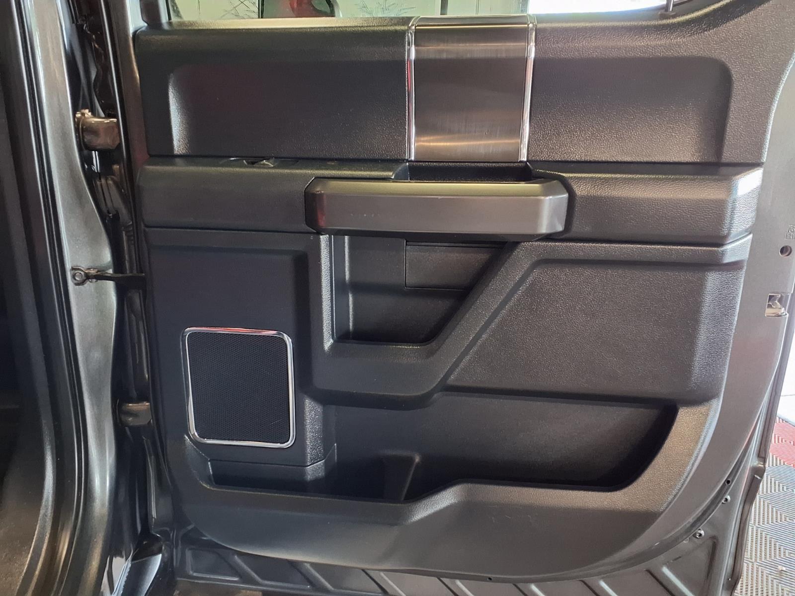 2019 Ford F-150 LARIAT - Magnetic Metallic exterior view 11
