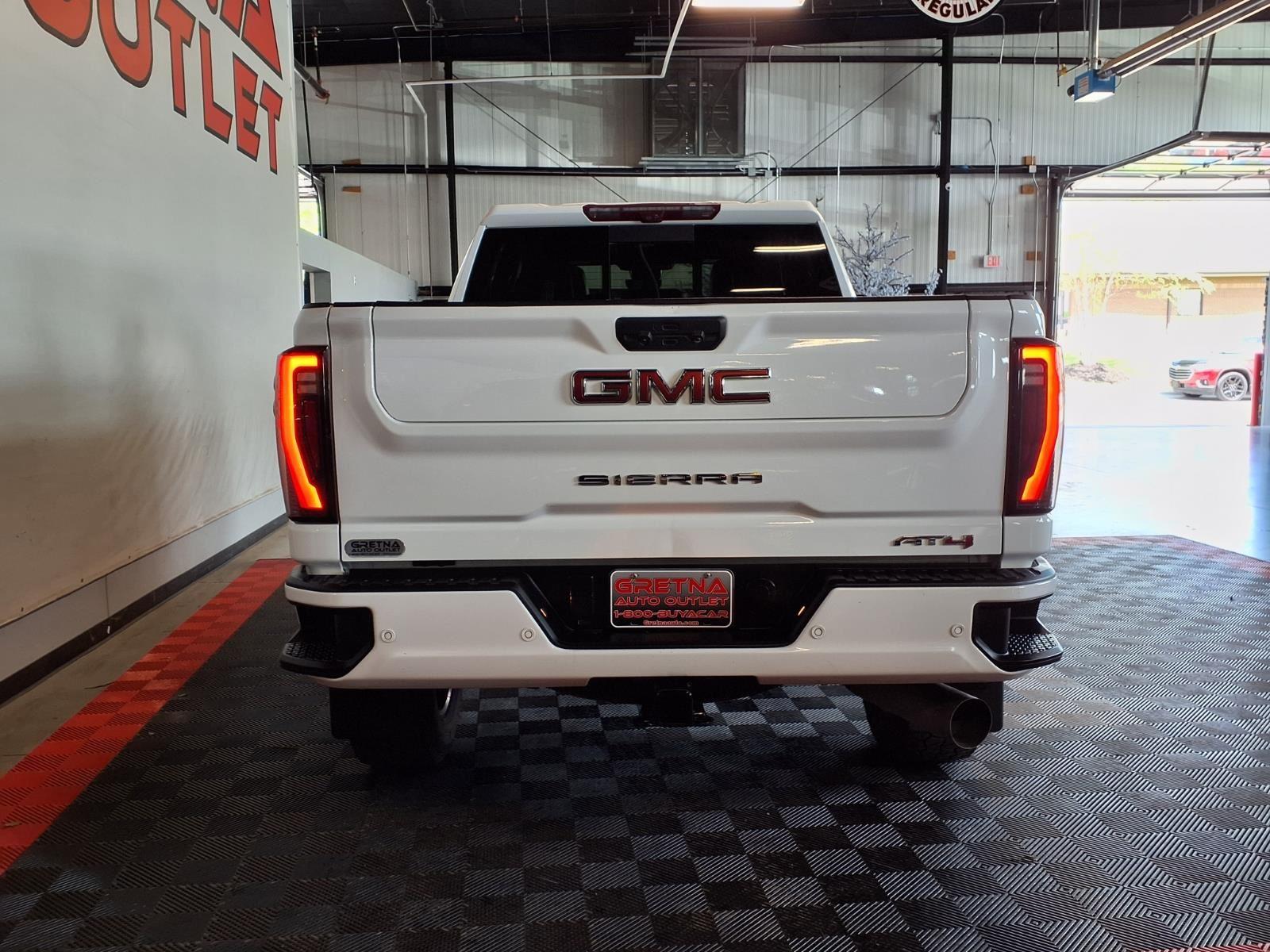 2024 GMC Sierra 2500HD AT4 - Summit White exterior view 5