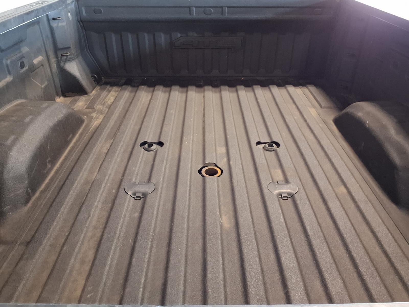 2024 GMC Sierra 2500HD AT4 - Summit White exterior view 6