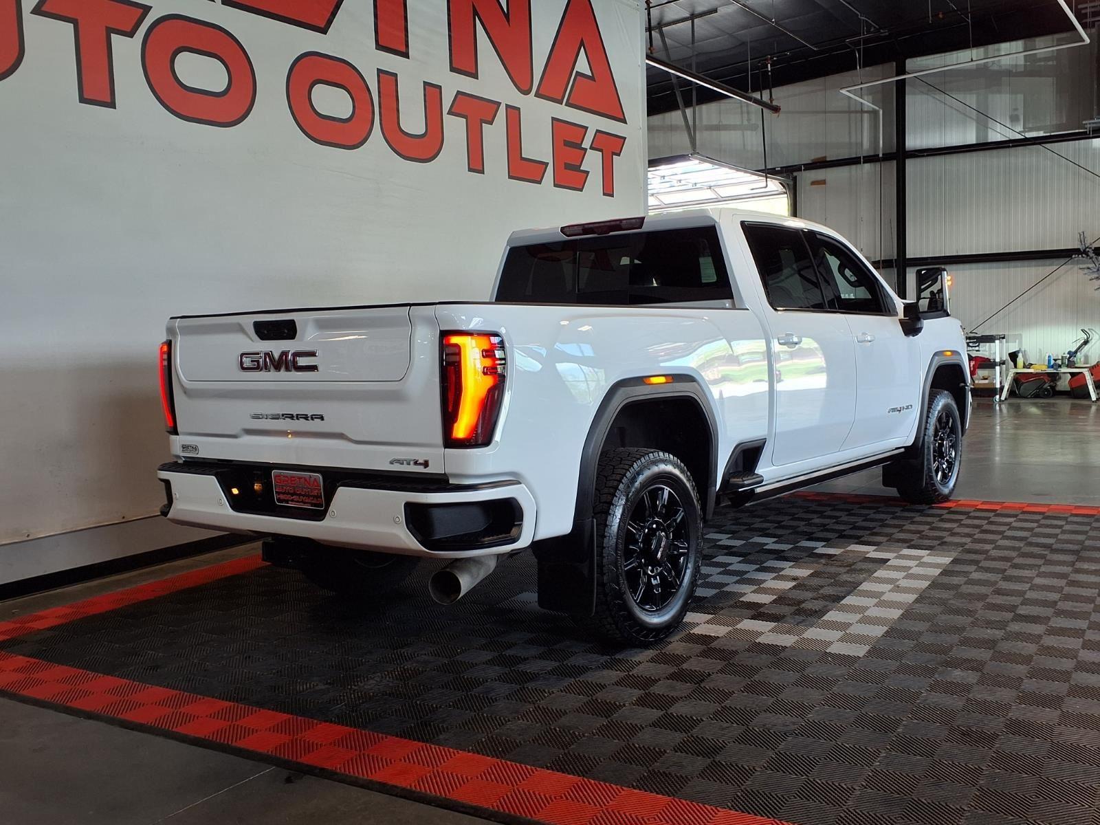 2024 GMC Sierra 2500HD AT4 - Summit White exterior view 7