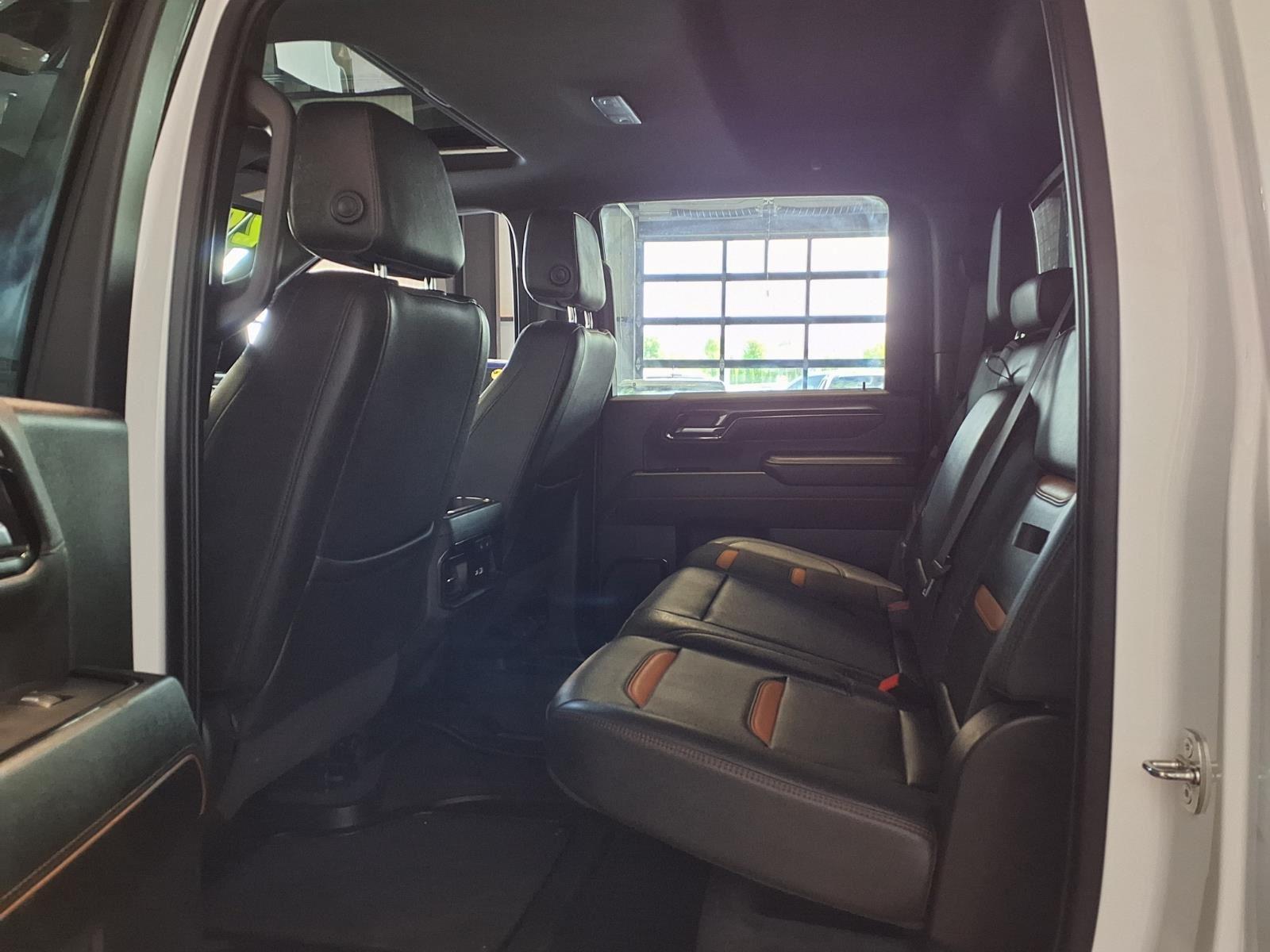 2024 GMC Sierra 2500HD AT4 - Summit White exterior view 14