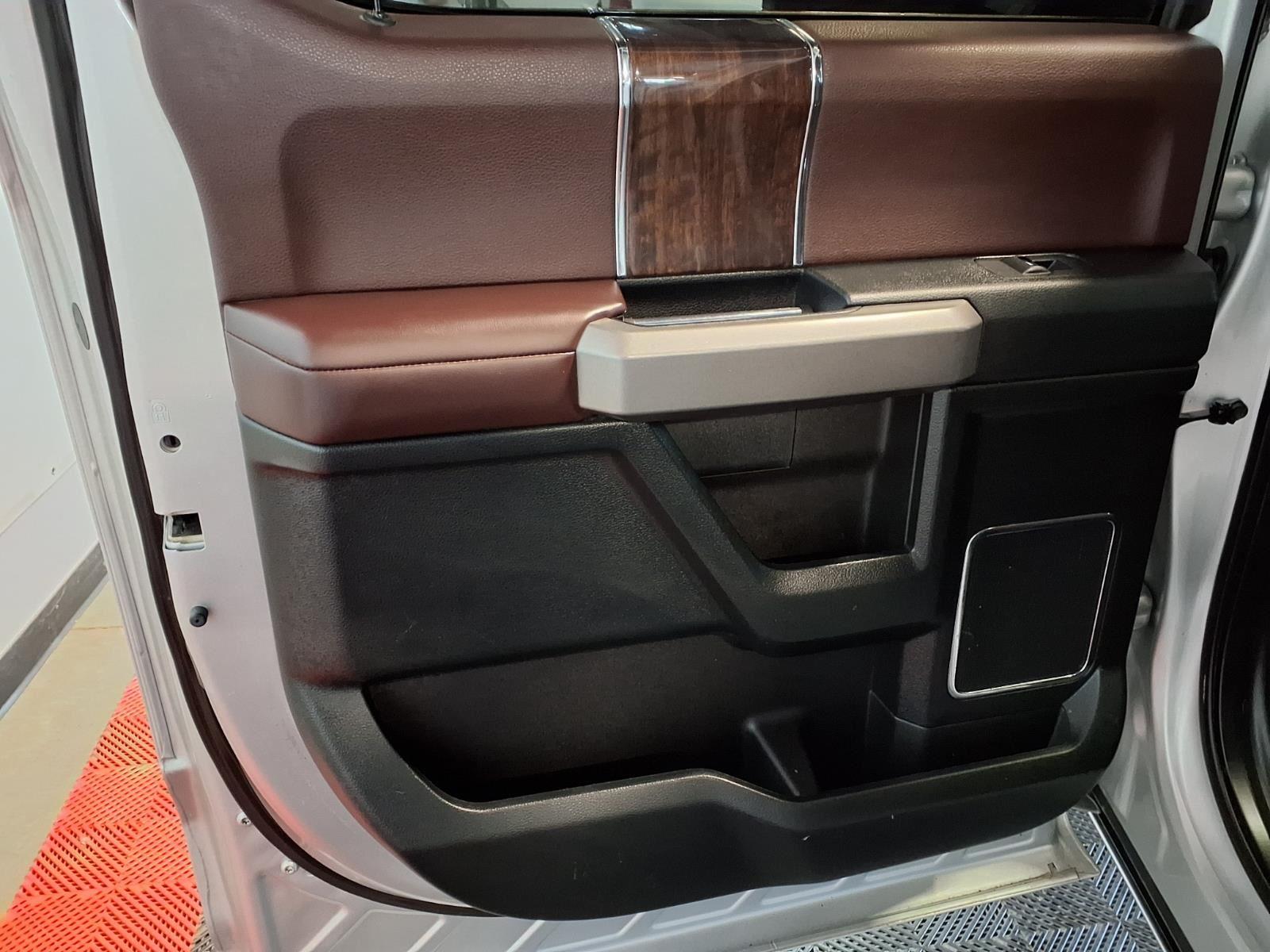 2016 Ford F-150 Platinum - Ingot Silver Metallic exterior view 14