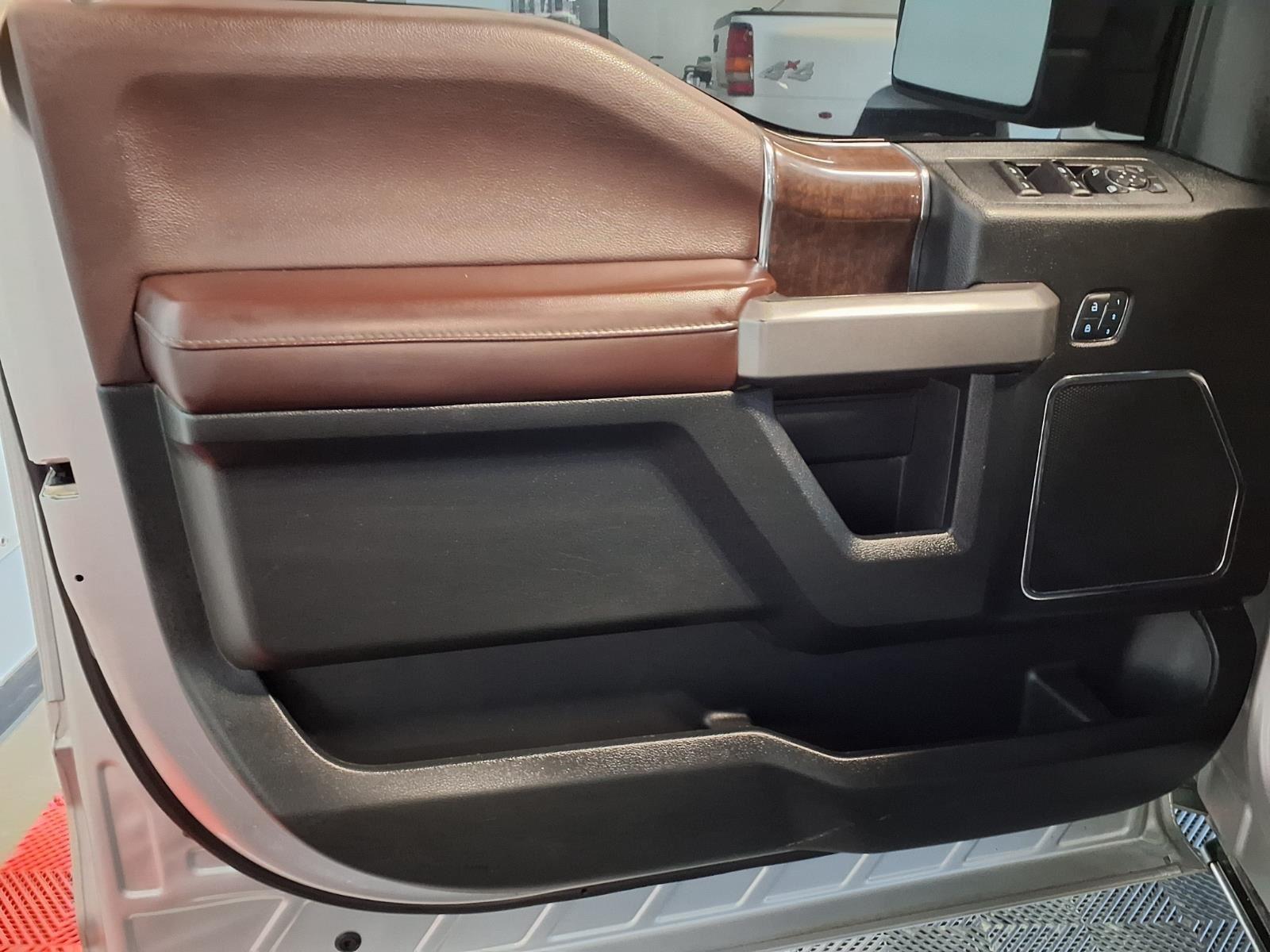 2016 Ford F-150 Platinum - Ingot Silver Metallic exterior view 16