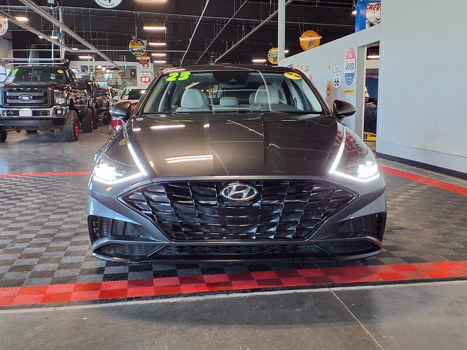 2023 Hyundai Sonata SEL - Portofino Gray exterior view 2