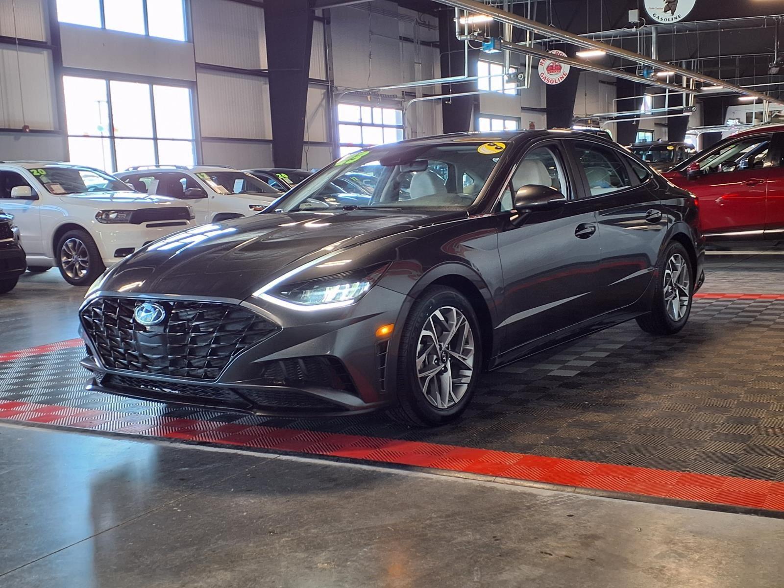 2023 Hyundai Sonata SEL - Portofino Gray exterior view 3