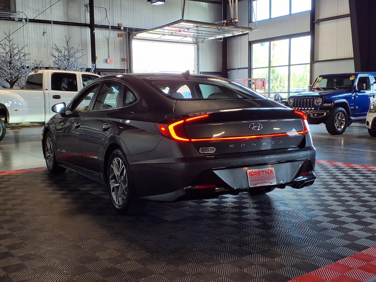 2023 Hyundai Sonata SEL - Portofino Gray exterior view 4