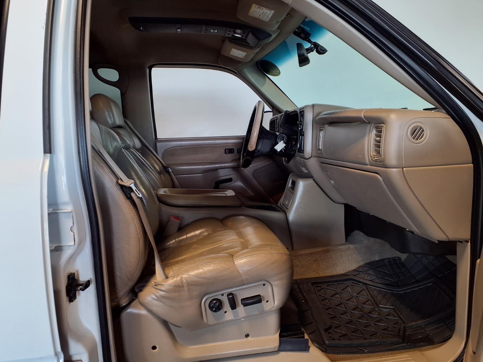 2002 Chevrolet Silverado 3500 LT - Summit White exterior view 11