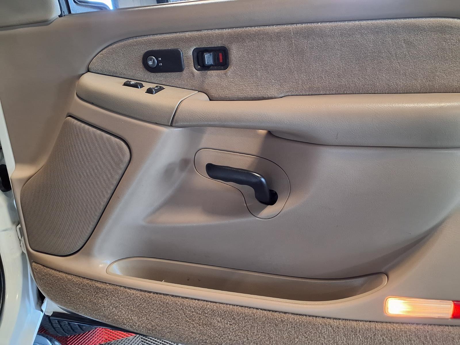 2002 Chevrolet Silverado 3500 LT - Summit White exterior view 12