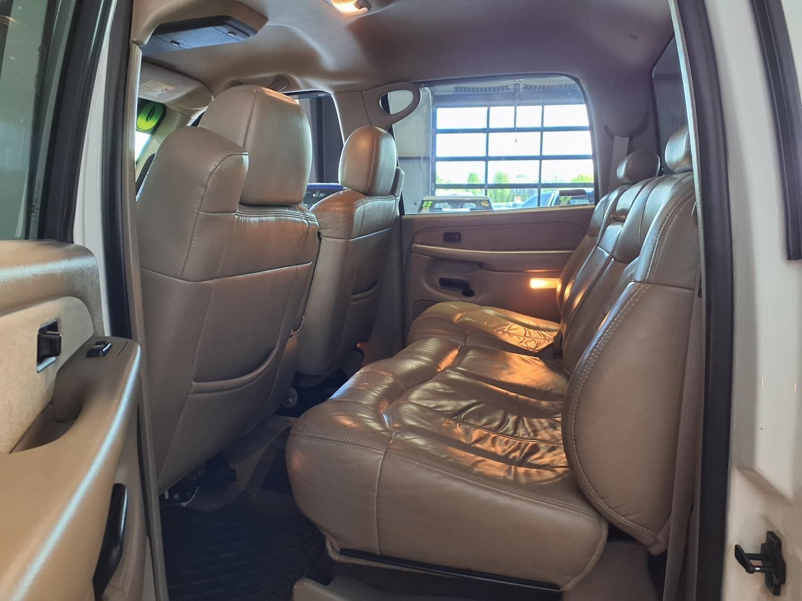 2002 Chevrolet Silverado 3500 LT - Summit White exterior view 13
