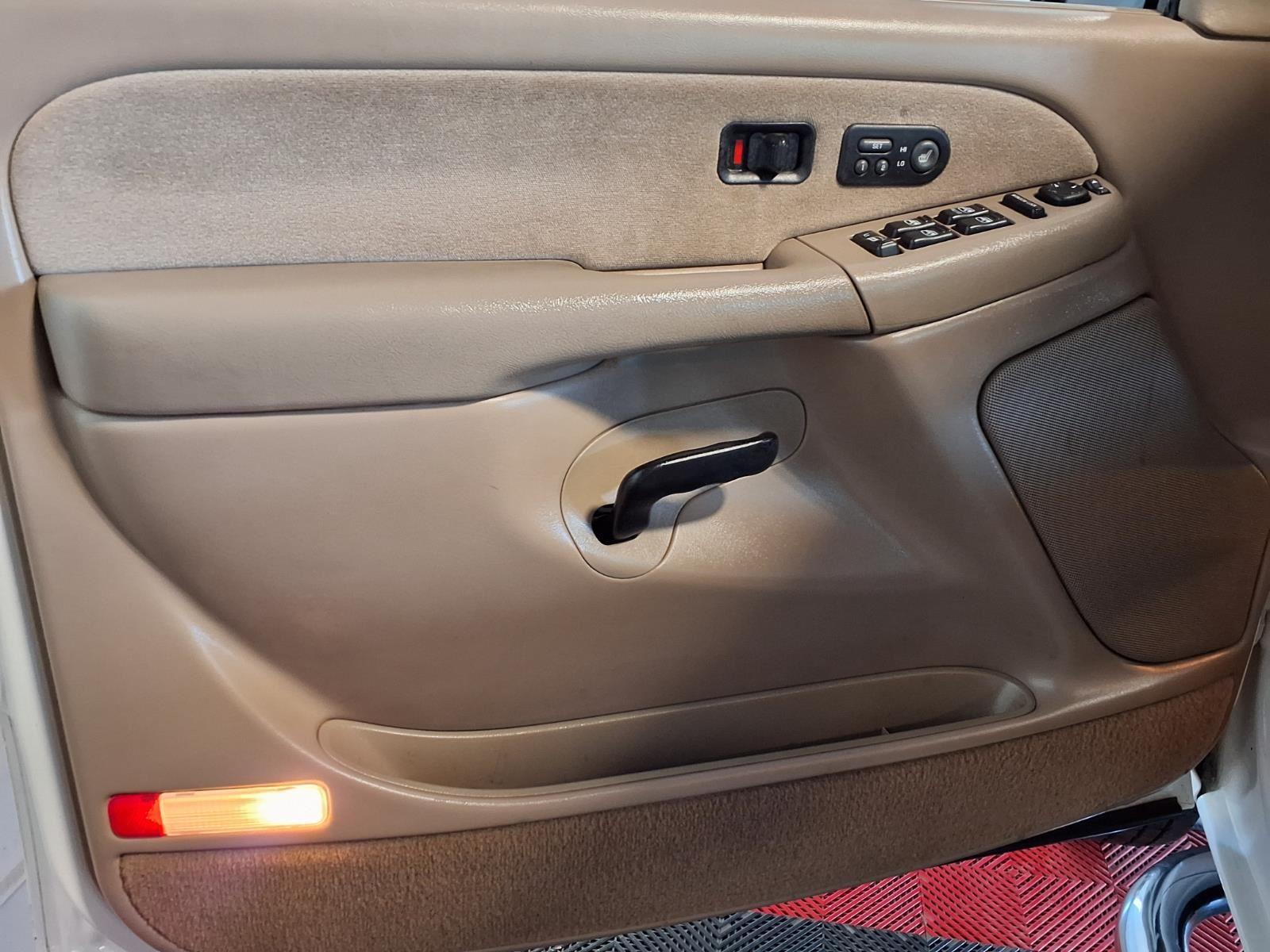 2002 Chevrolet Silverado 3500 LT - Summit White exterior view 16