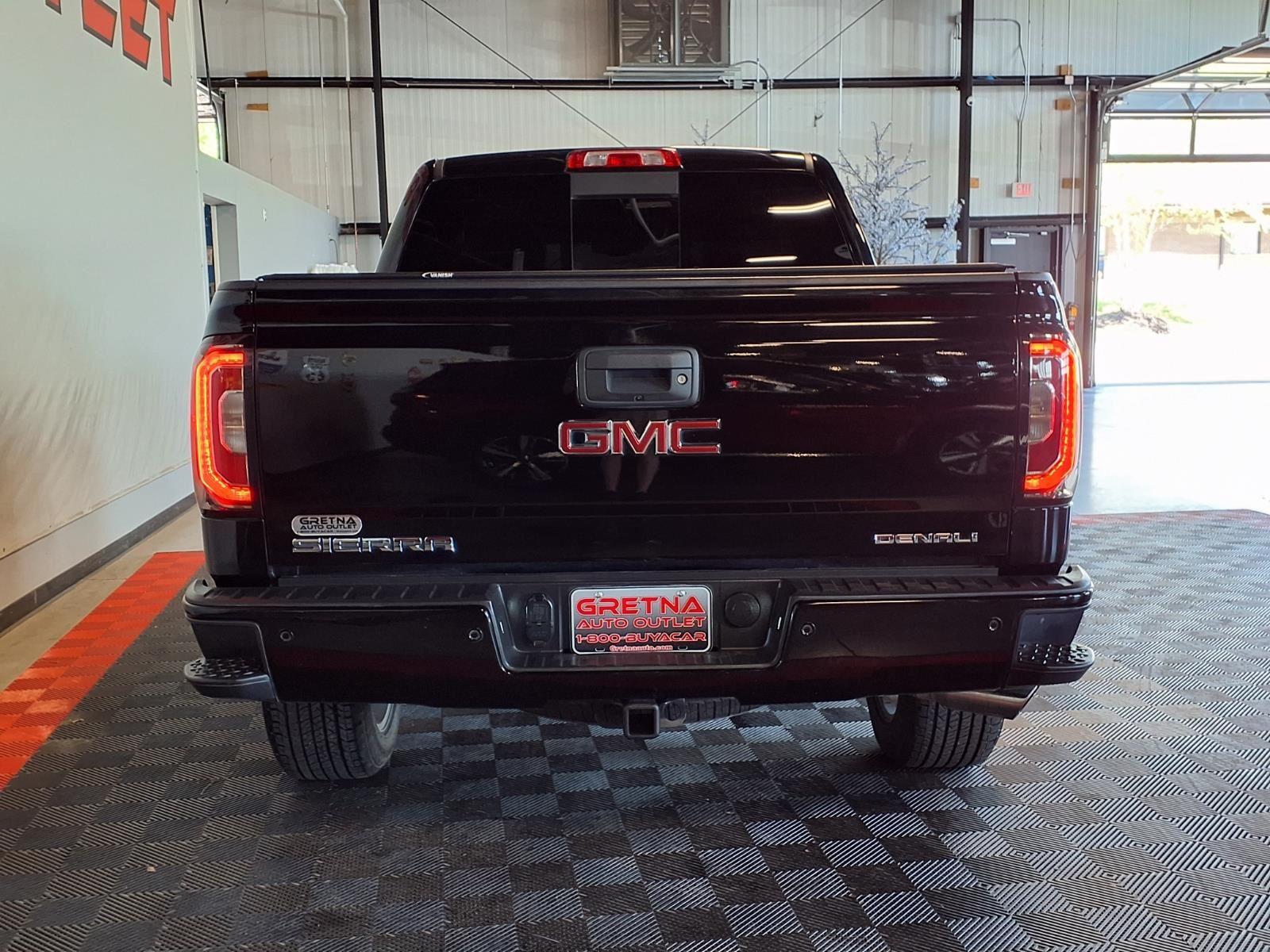2018 GMC Sierra 1500 Denali - Onyx Black exterior view 5