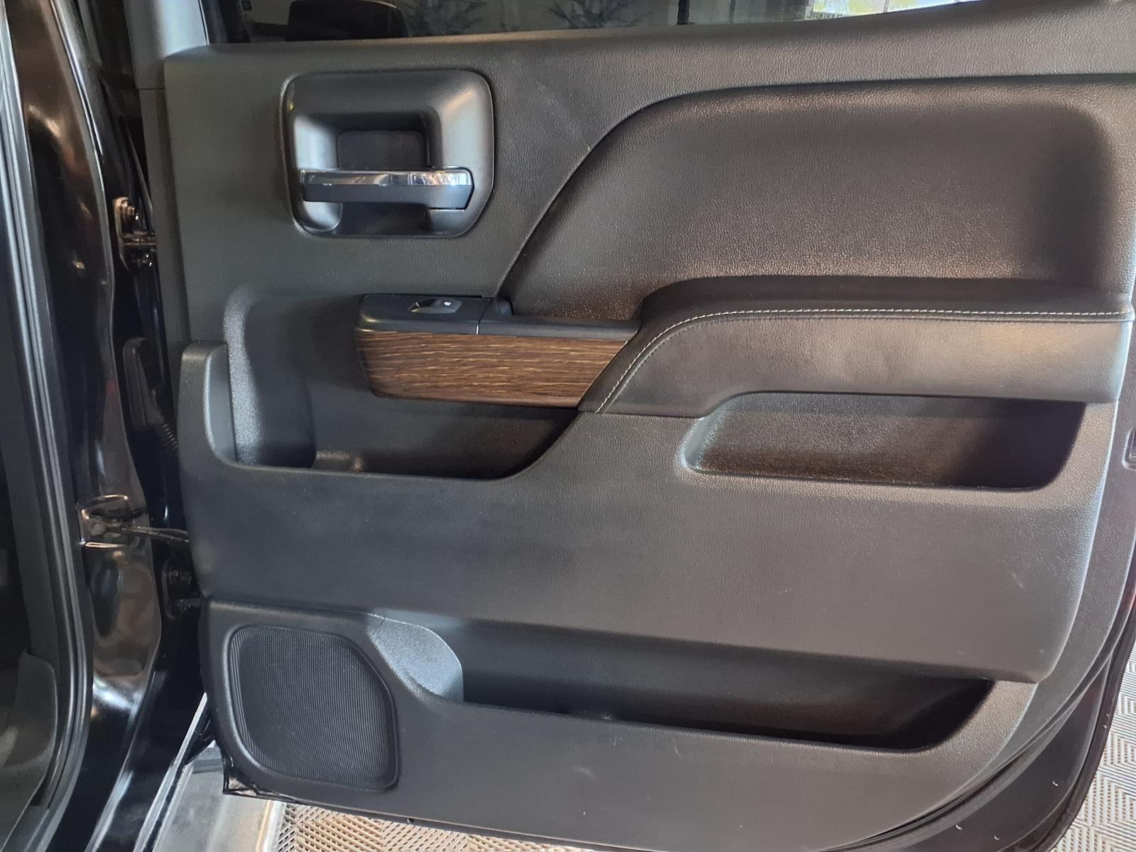2018 GMC Sierra 1500 Denali - Onyx Black exterior view 10