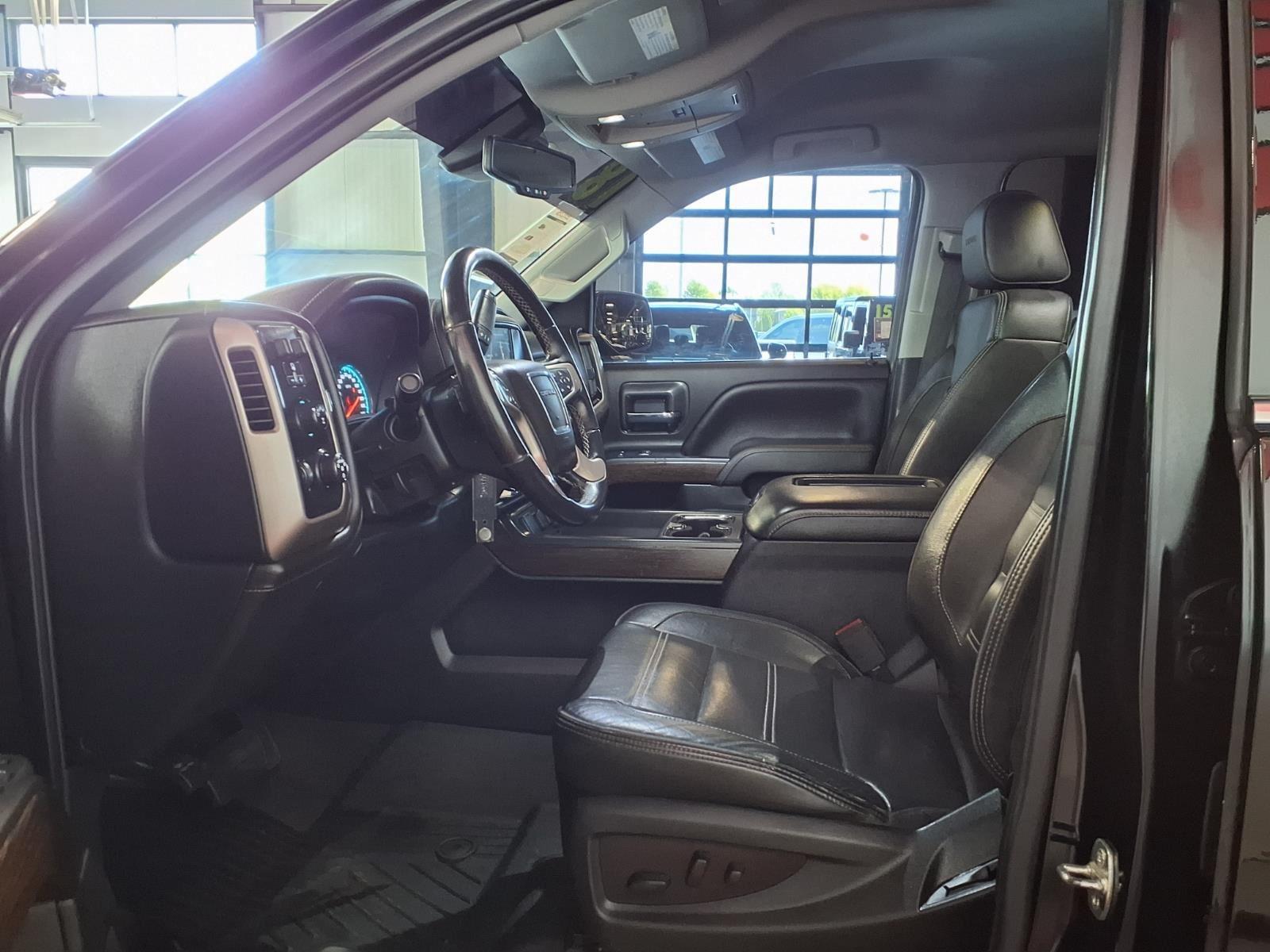 2018 GMC Sierra 1500 Denali - Onyx Black exterior view 17