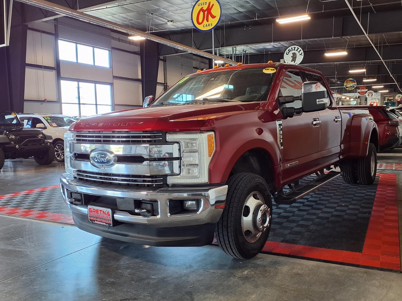 2017 Ford Super Duty F-350 DRW Lariat - Ruby Red Metallic Tinted Clearcoat exterior view 3