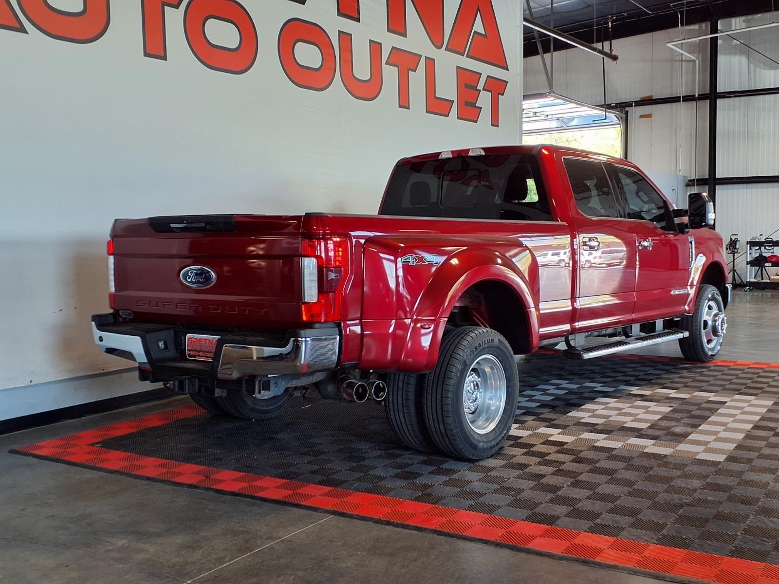 2017 Ford Super Duty F-350 DRW Lariat - Ruby Red Metallic Tinted Clearcoat exterior view 6