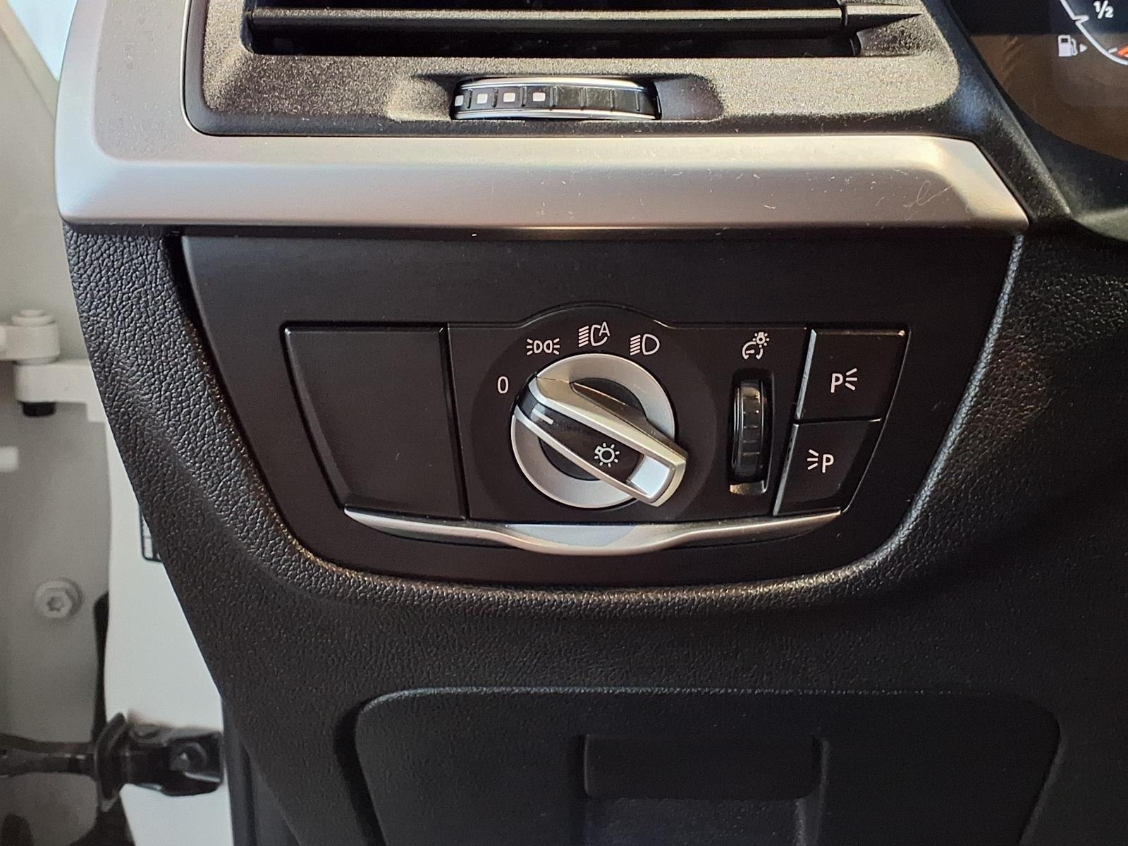 2022 BMW X3 xDrive30i - Alpine White exterior view 19