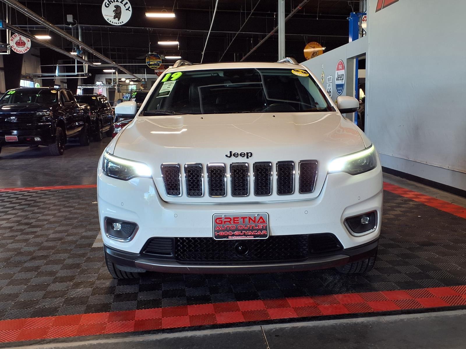 2019 Jeep Cherokee Limited - Bright White Clearcoat exterior view 2