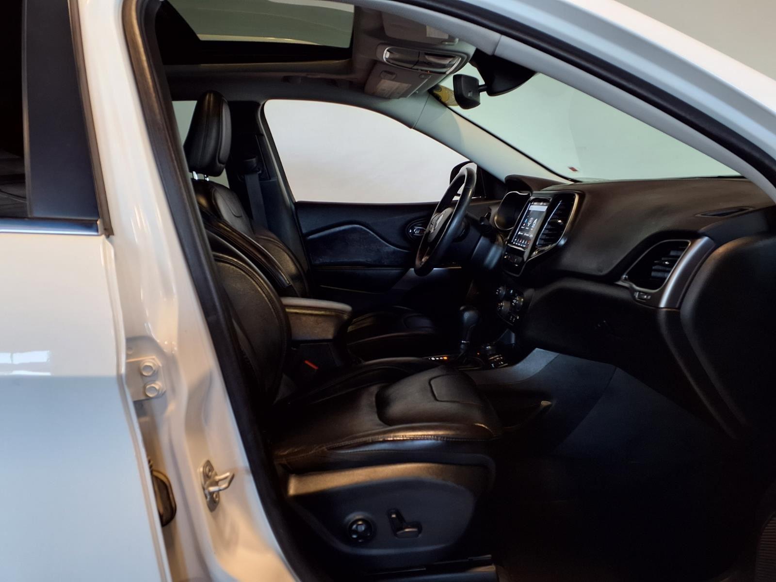 2019 Jeep Cherokee Limited - Bright White Clearcoat exterior view 12
