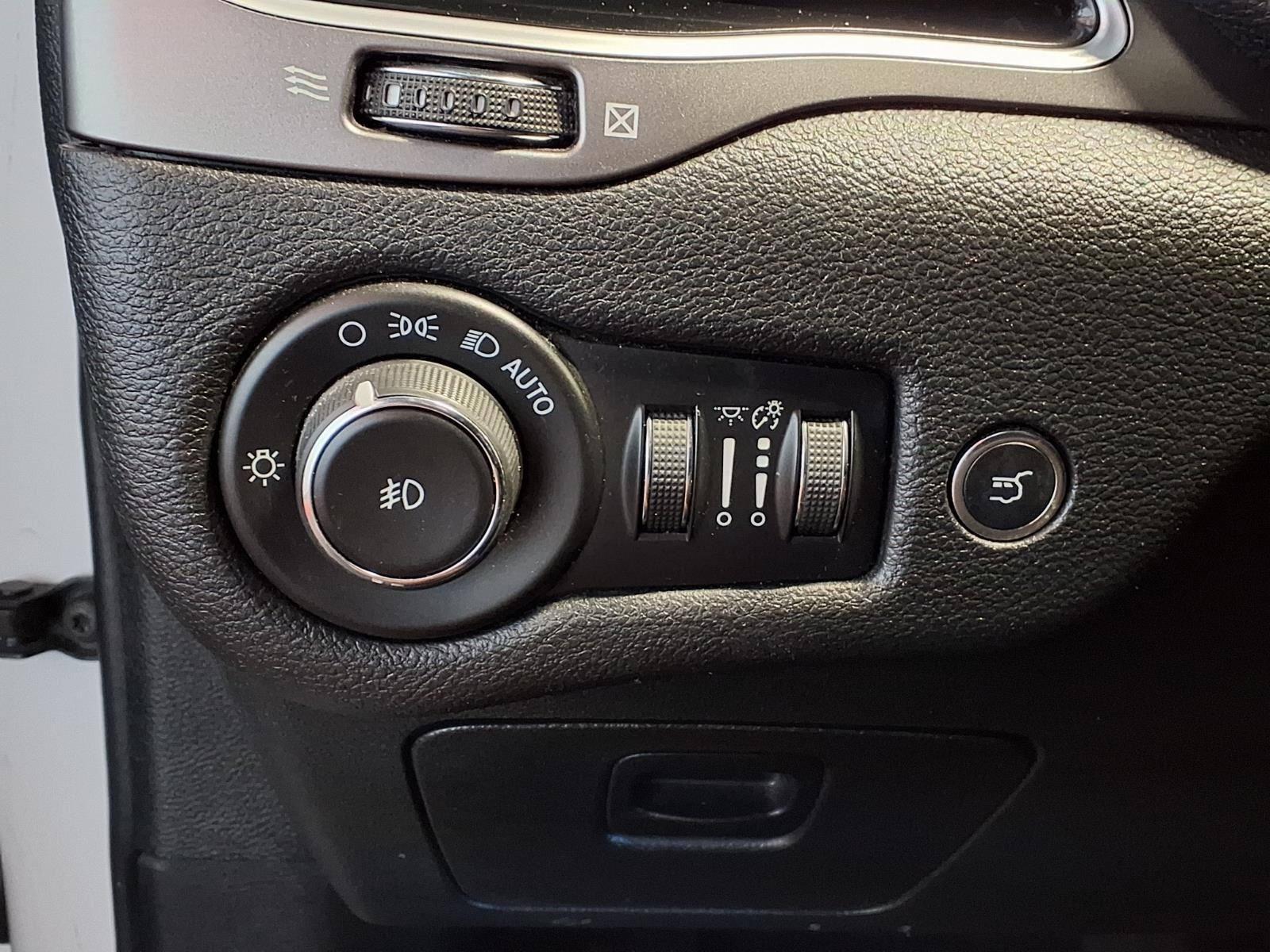 2019 Jeep Cherokee Limited - Bright White Clearcoat exterior view 19