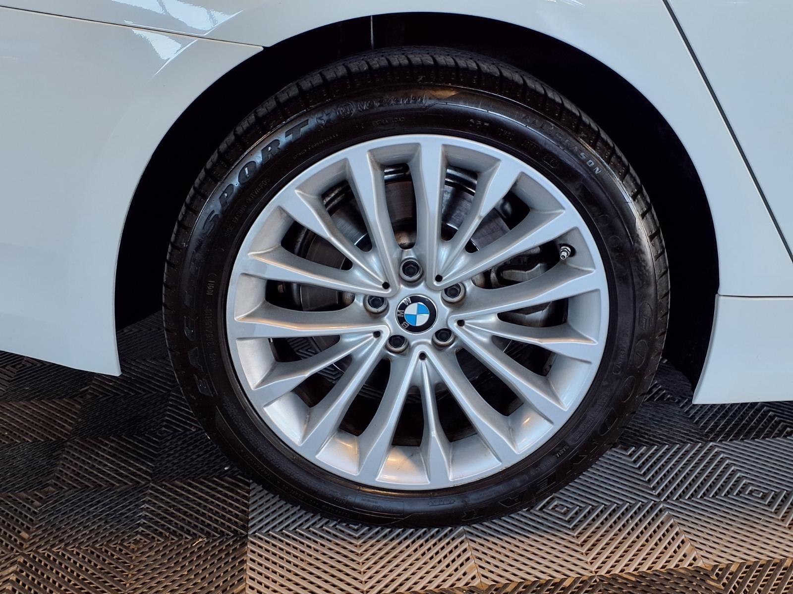 2021 BMW 5 Series 530i xDrive - Alpine White exterior view 7