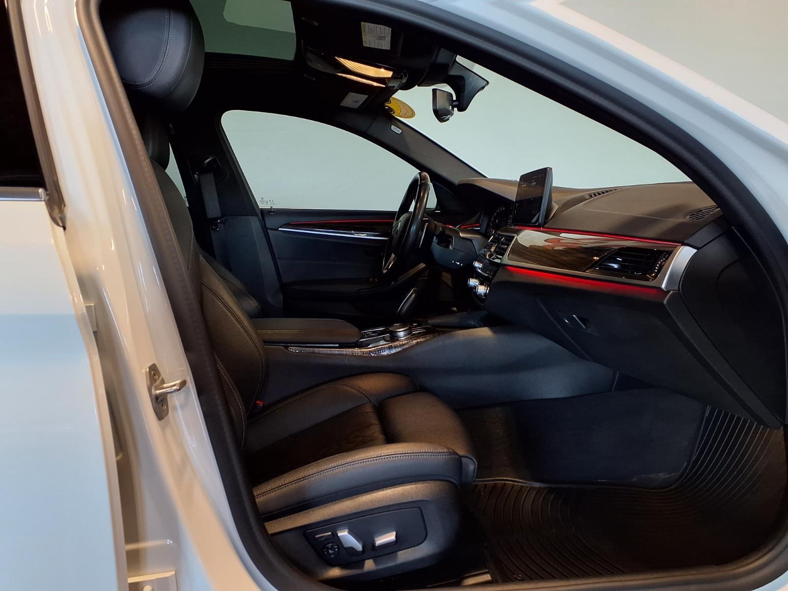 2021 BMW 5 Series 530i xDrive - Alpine White exterior view 10