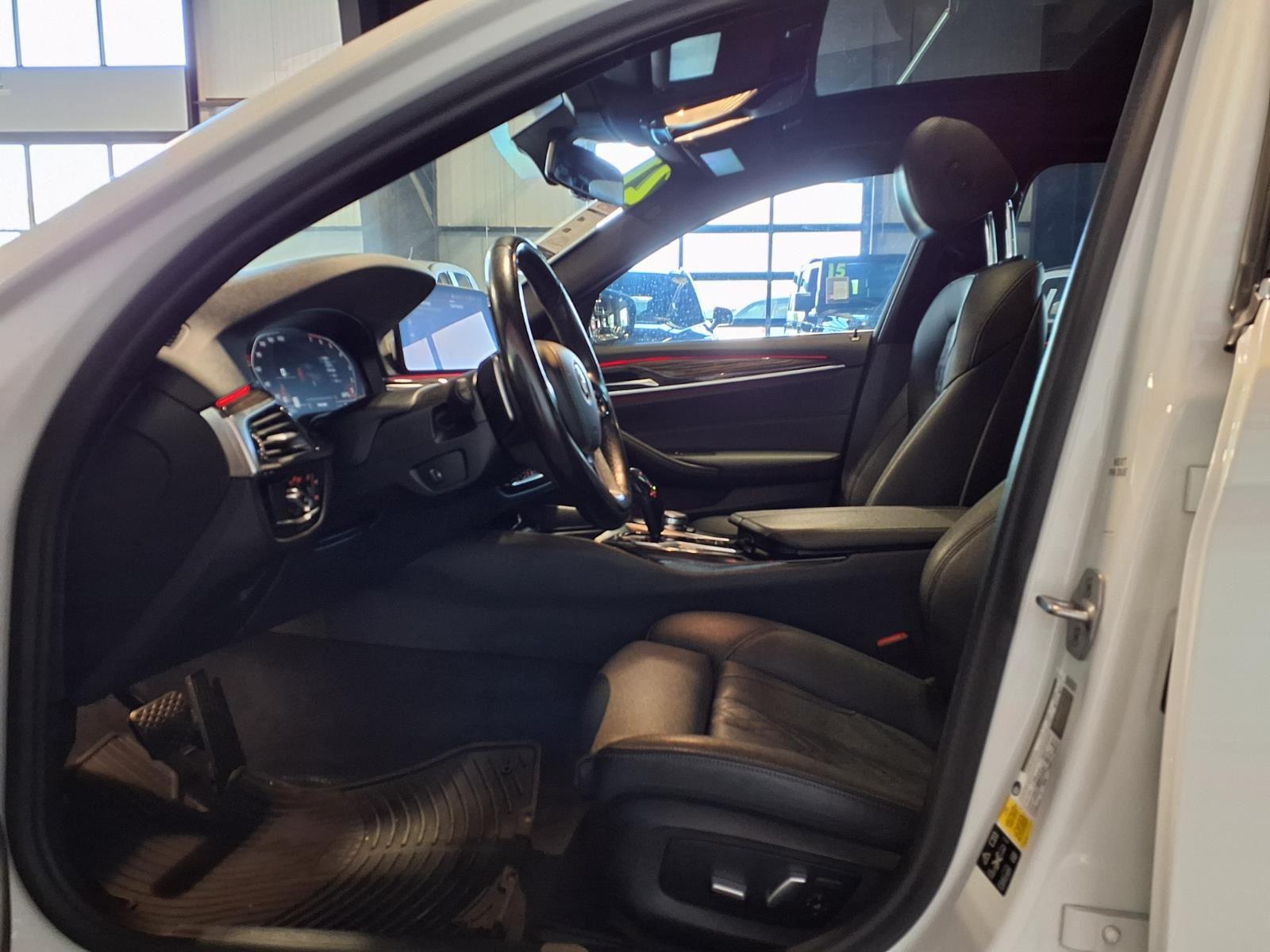 2021 BMW 5 Series 530i xDrive - Alpine White exterior view 14